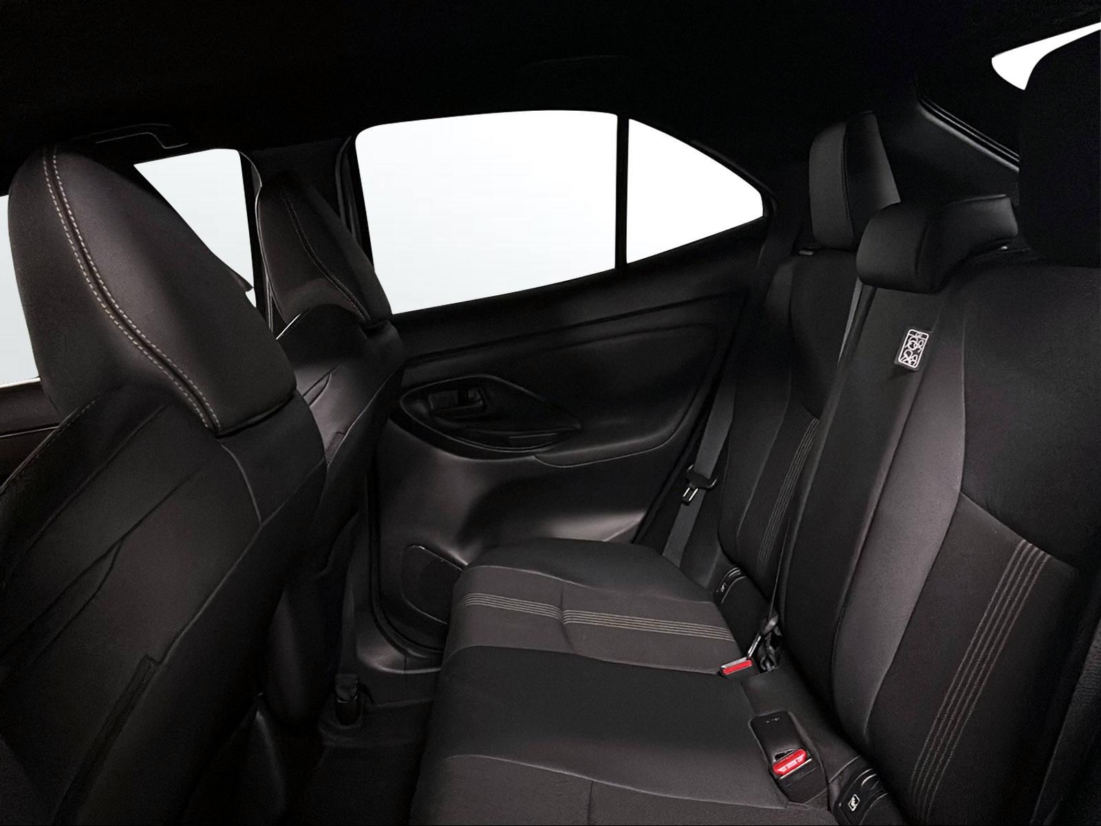 TOYOTA Yaris Cross 1.5 VVT-i HSD Adventure AWD-i-image-9