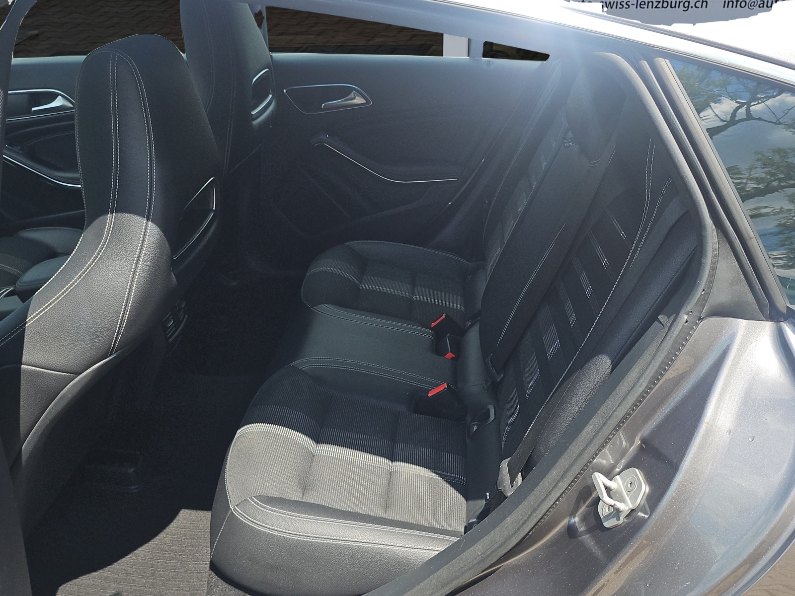 MERCEDES-BENZ CLA Shooting Brake 200 Urban-image-15