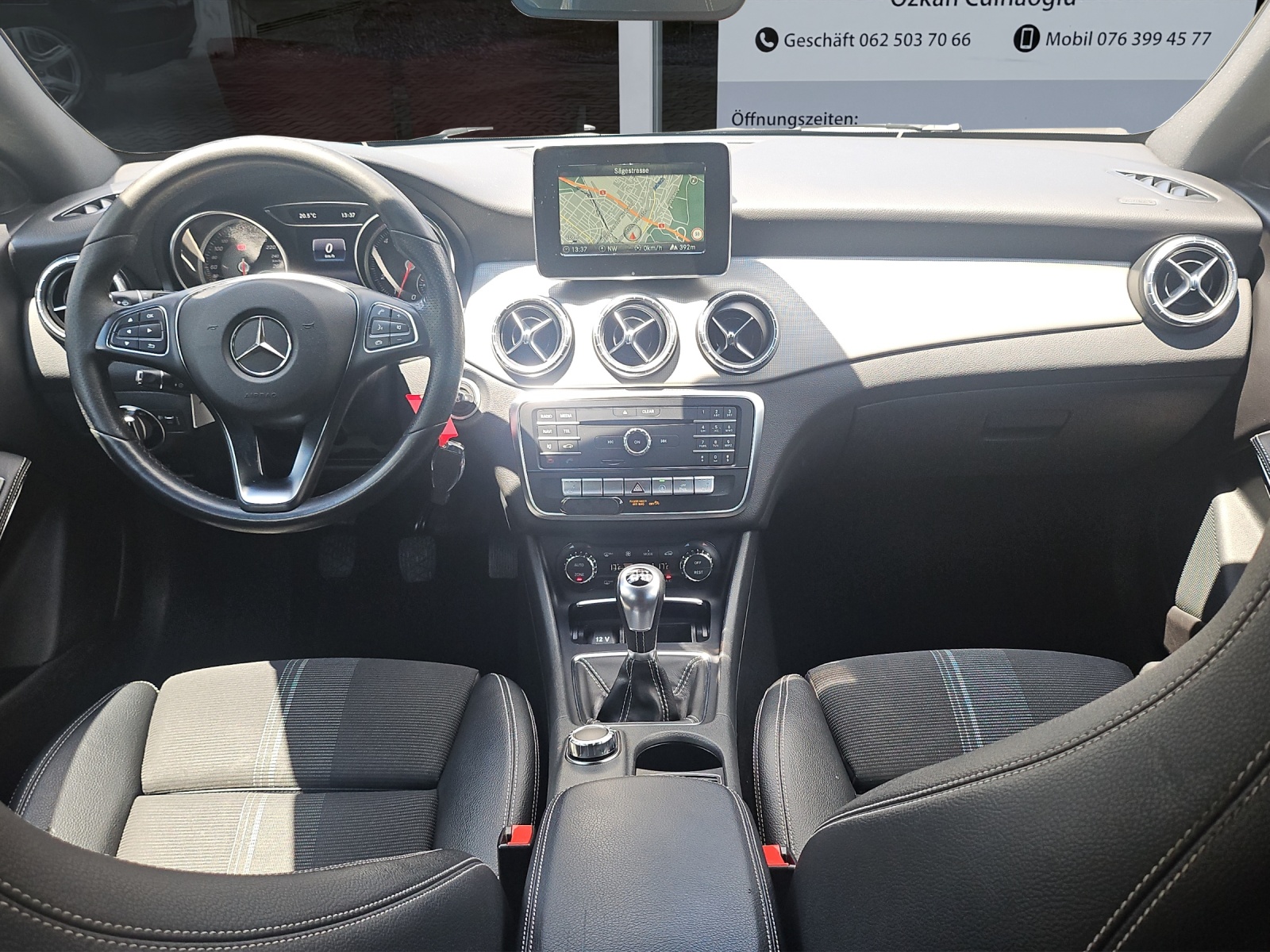 MERCEDES-BENZ CLA Shooting Brake 200 Urban-image-8