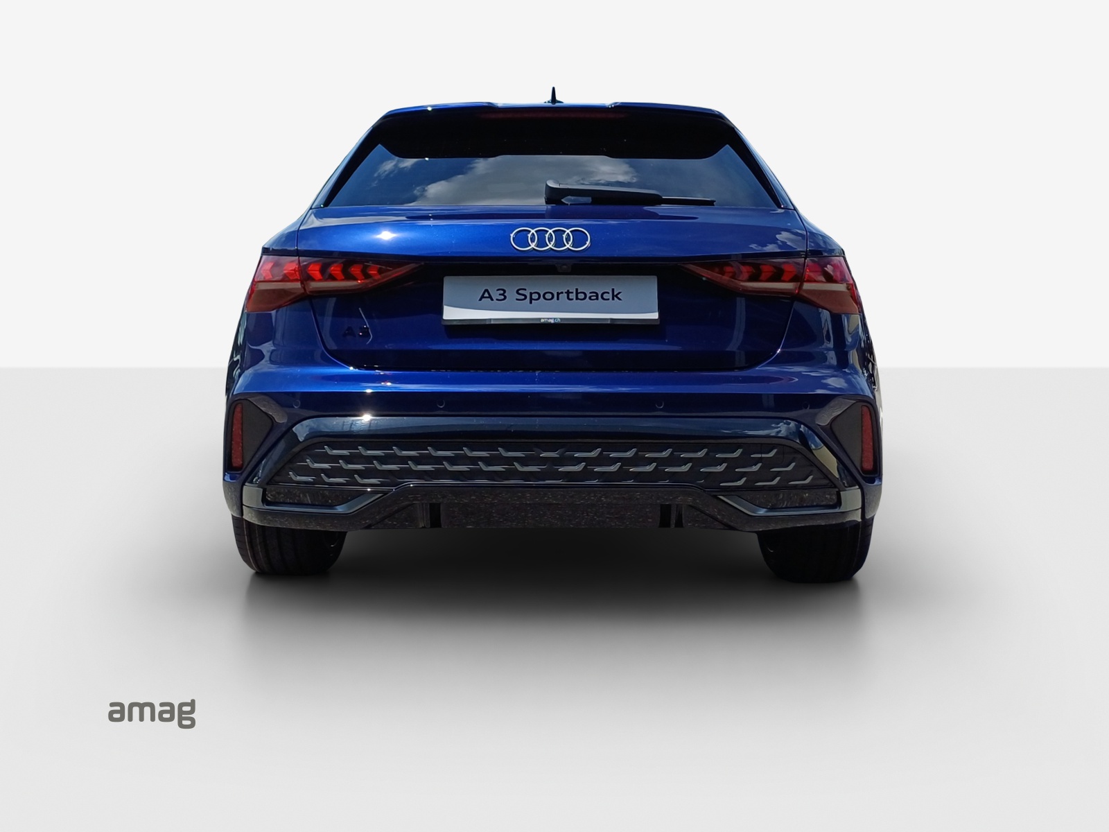 AUDI A3 Sportback TFSI 110 kW S line Attraction S tronic-image-3