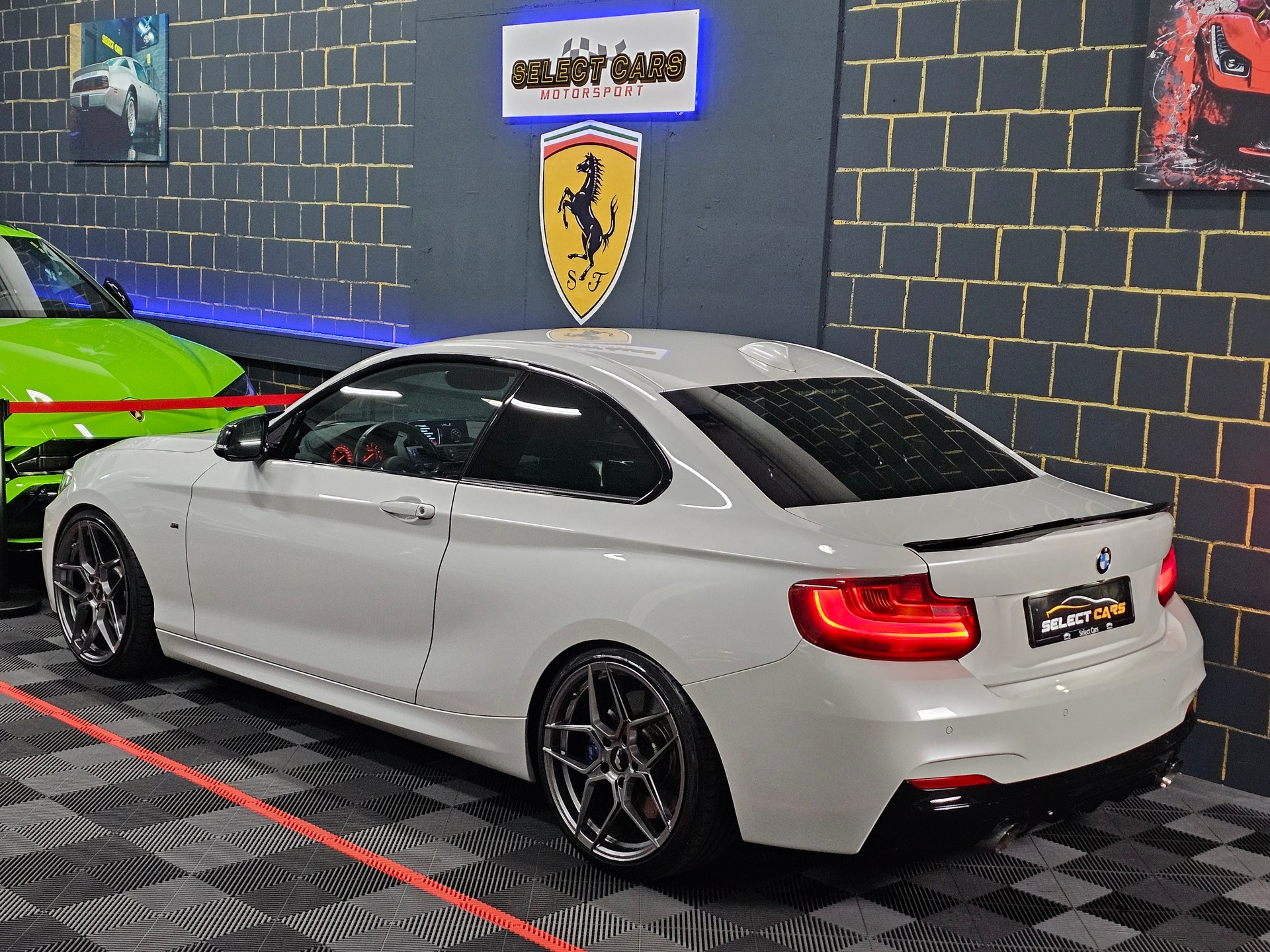 BMW M235i xDrive Steptronic M Performance-image-5