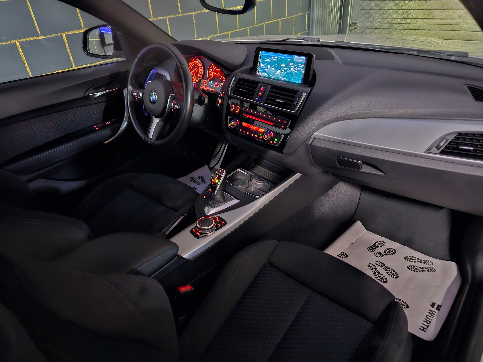 BMW M235i xDrive Steptronic M Performance-image-8