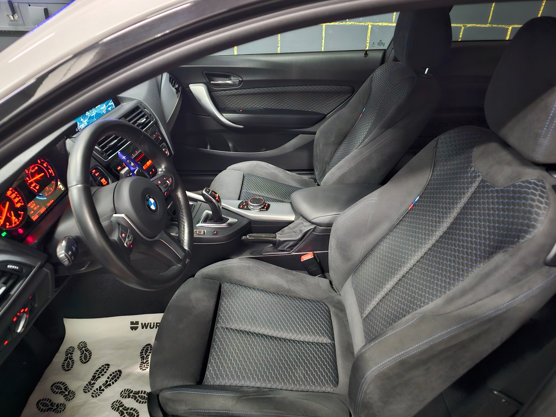 BMW M235i xDrive Steptronic M Performance-image-10