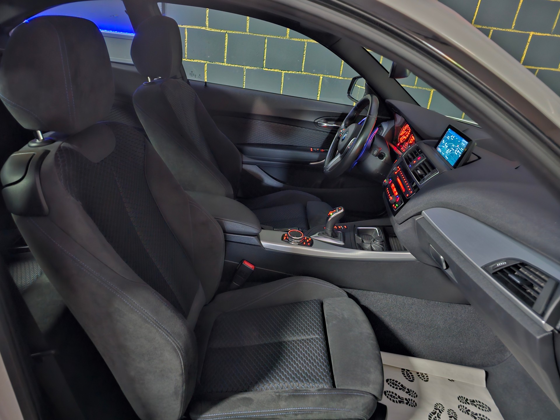 BMW M235i xDrive Steptronic M Performance-image-9
