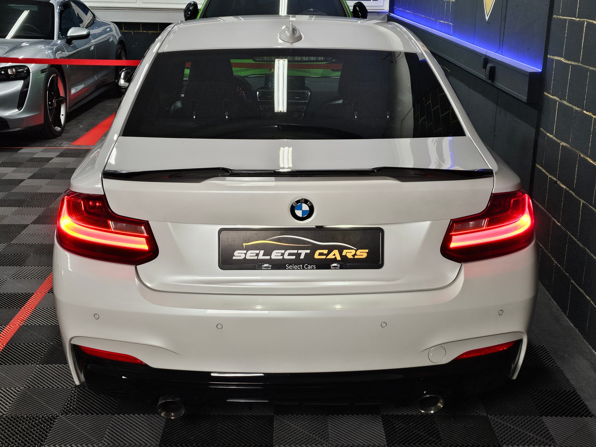 BMW M235i xDrive Steptronic M Performance-image-7