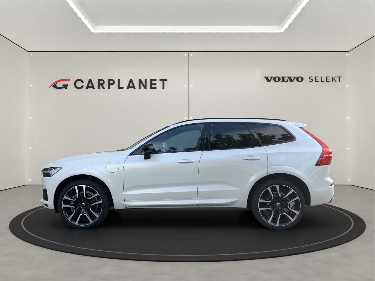 VOLVO XC60 2.0 T8 TE R-Design eAWD-image-2