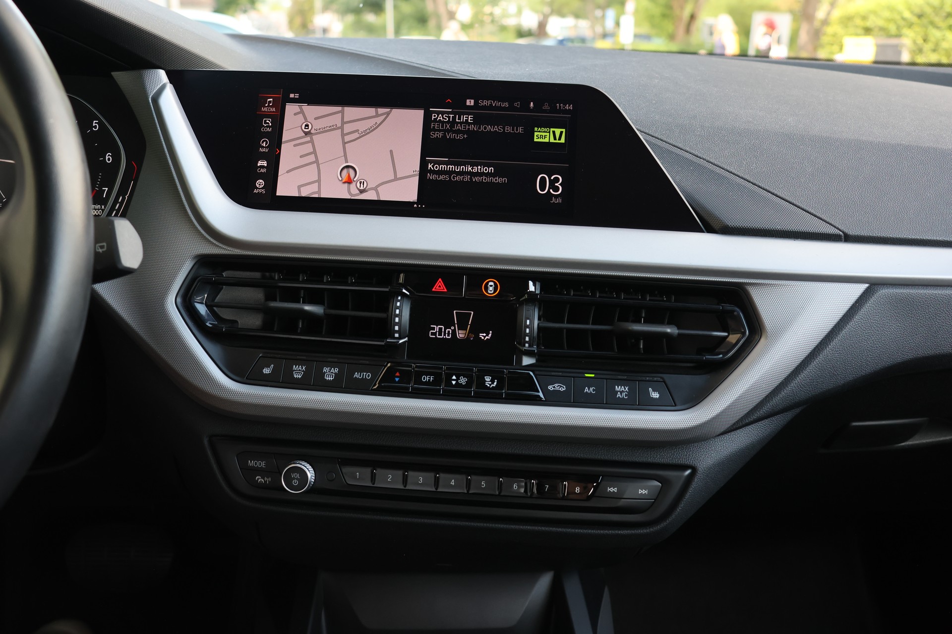 BMW 118i Steptronic Essential Edition-image-14