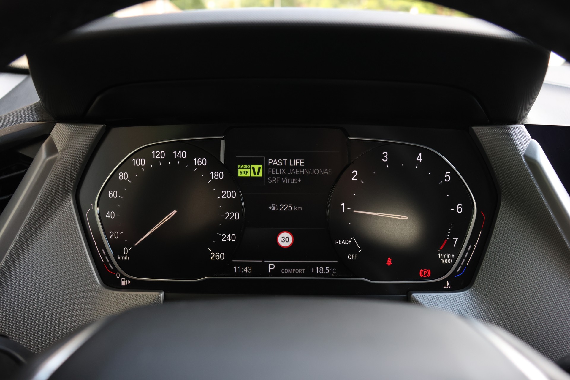 BMW 118i Steptronic Essential Edition-image-13