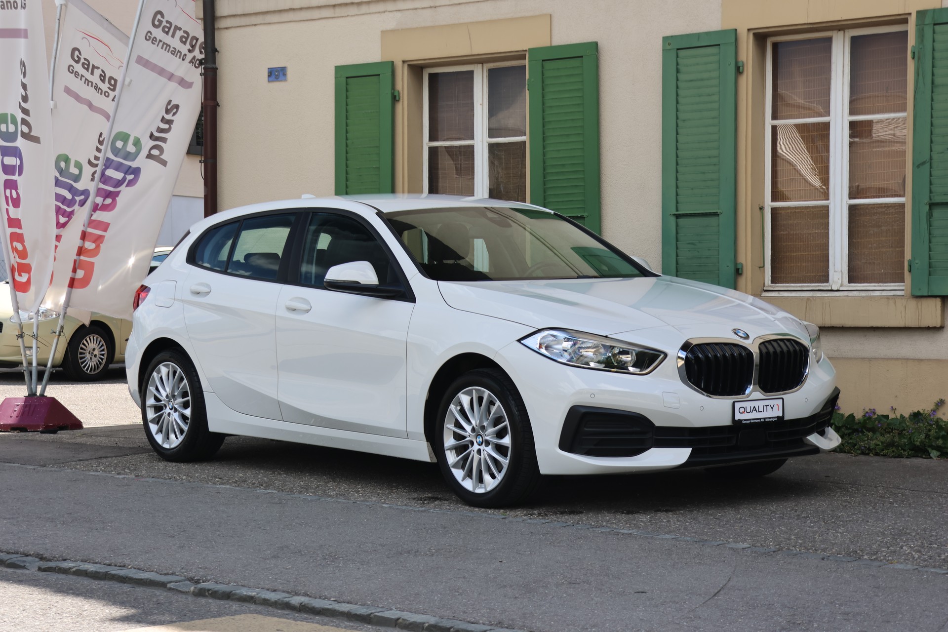BMW 118i Steptronic Essential Edition-image-2