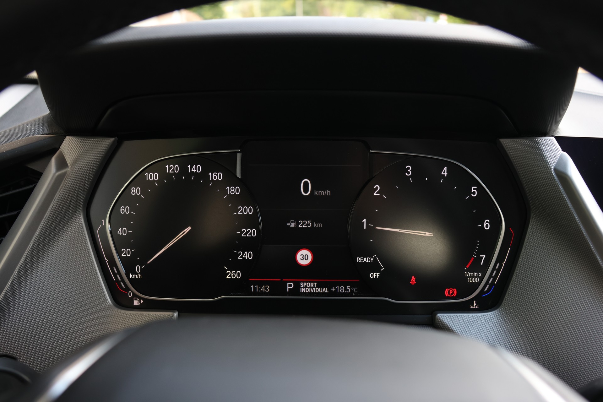 BMW 118i Steptronic Essential Edition-image-12