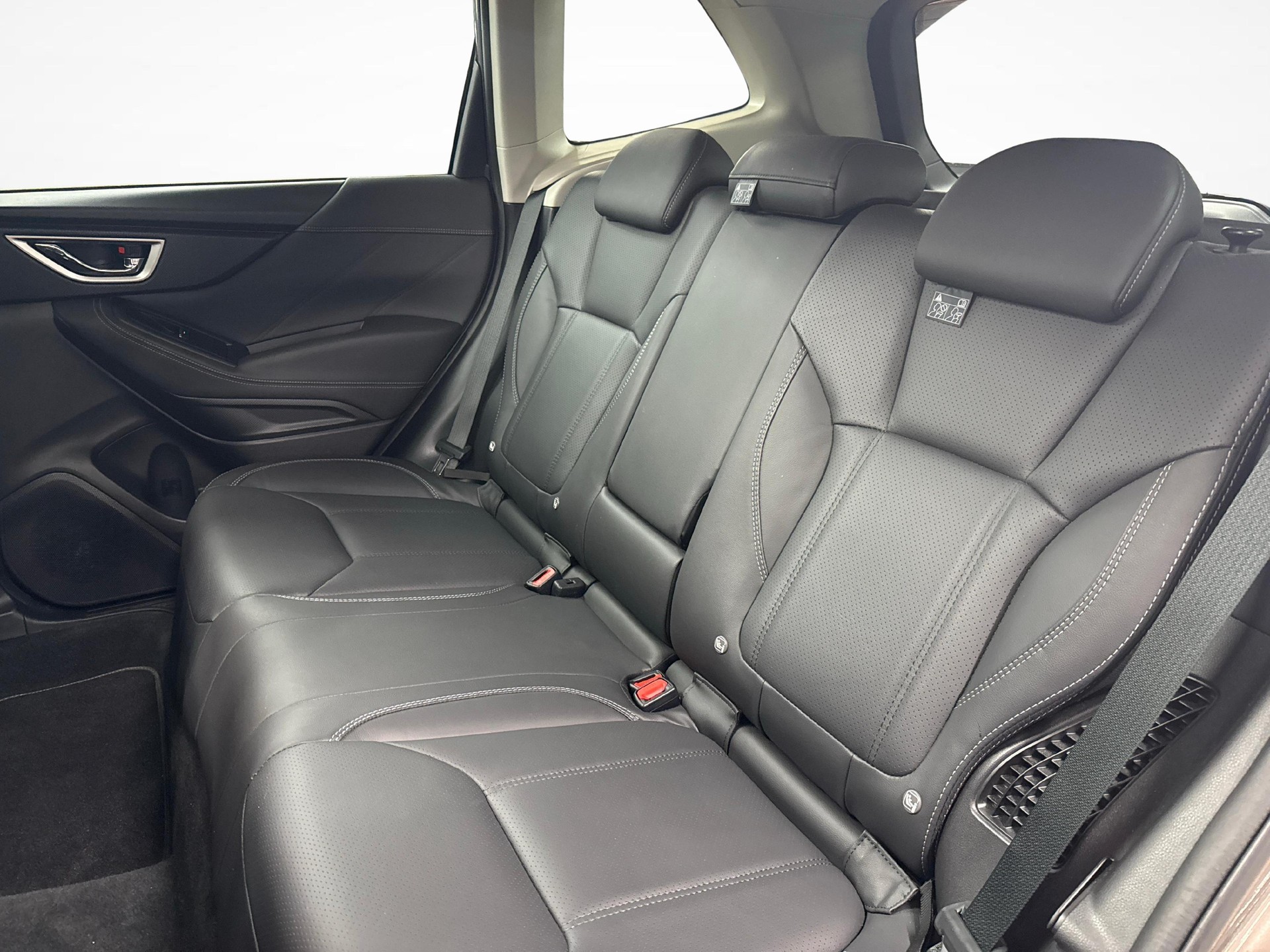 SUBARU Forester Station 2.0i e-Boxer Luxury-image-10
