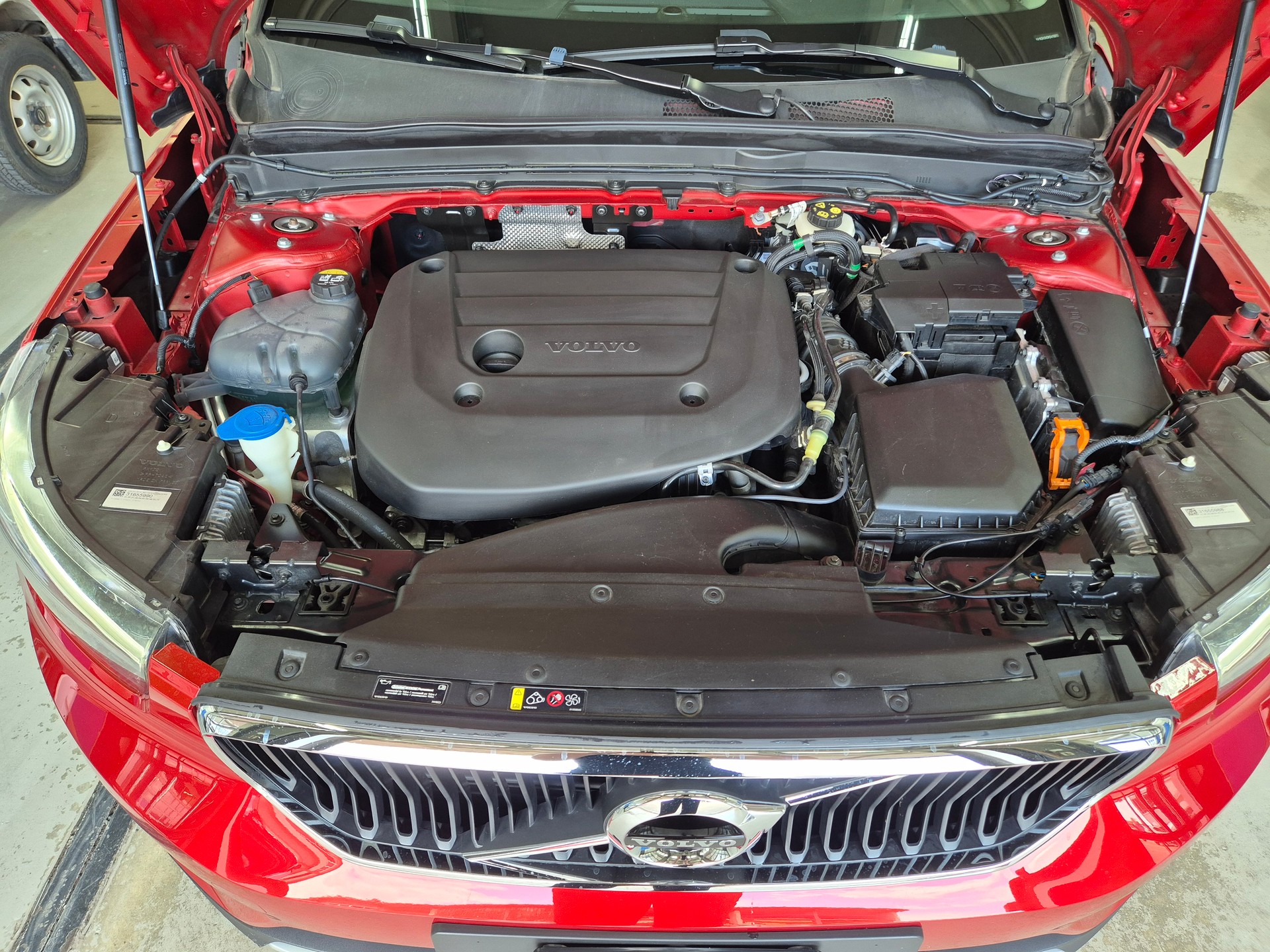 VOLVO XC40 B4 Benzin Mild Hybrid Momentum Geartronic-image-10