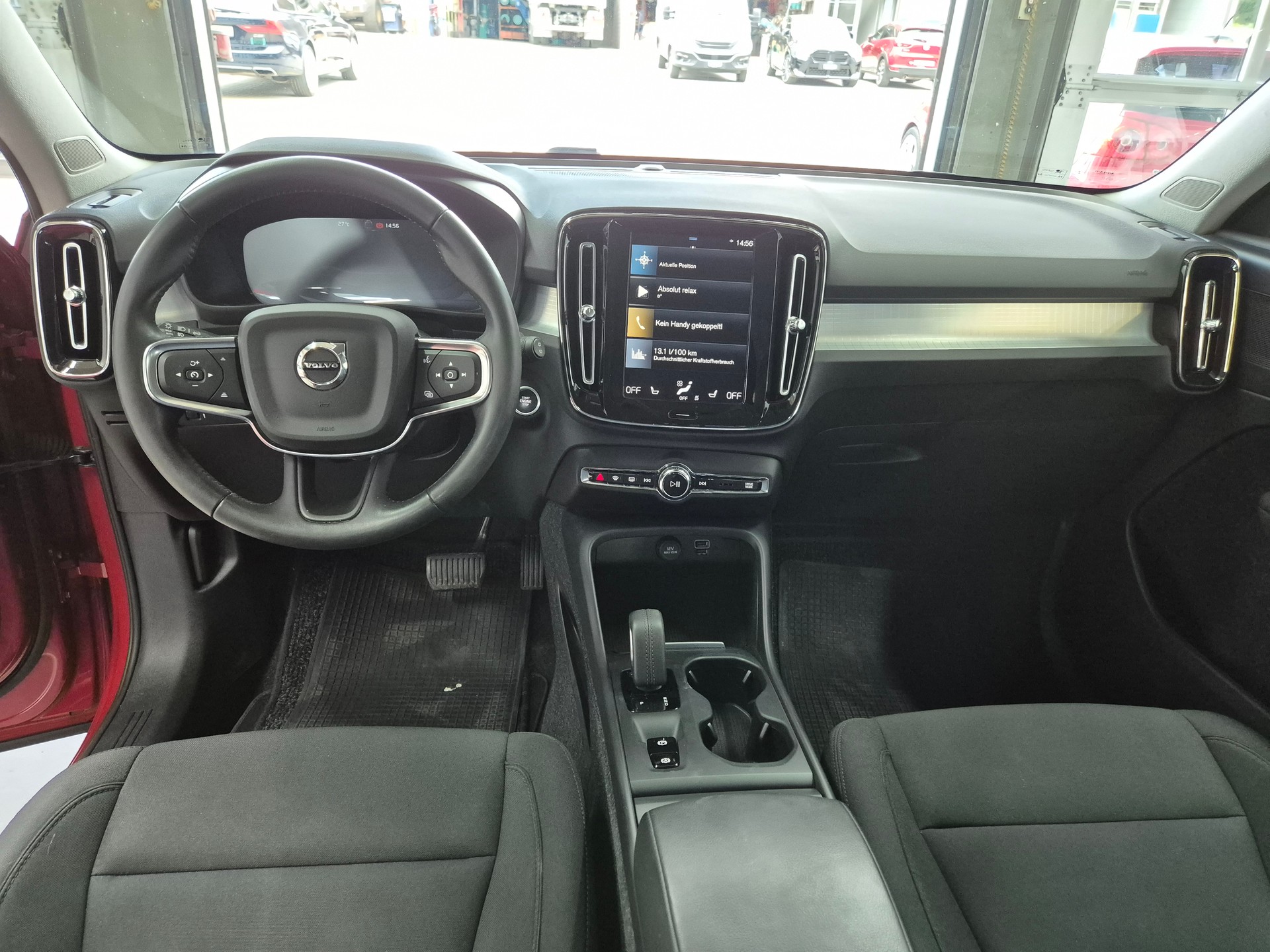 VOLVO XC40 B4 Benzin Mild Hybrid Momentum Geartronic-image-9