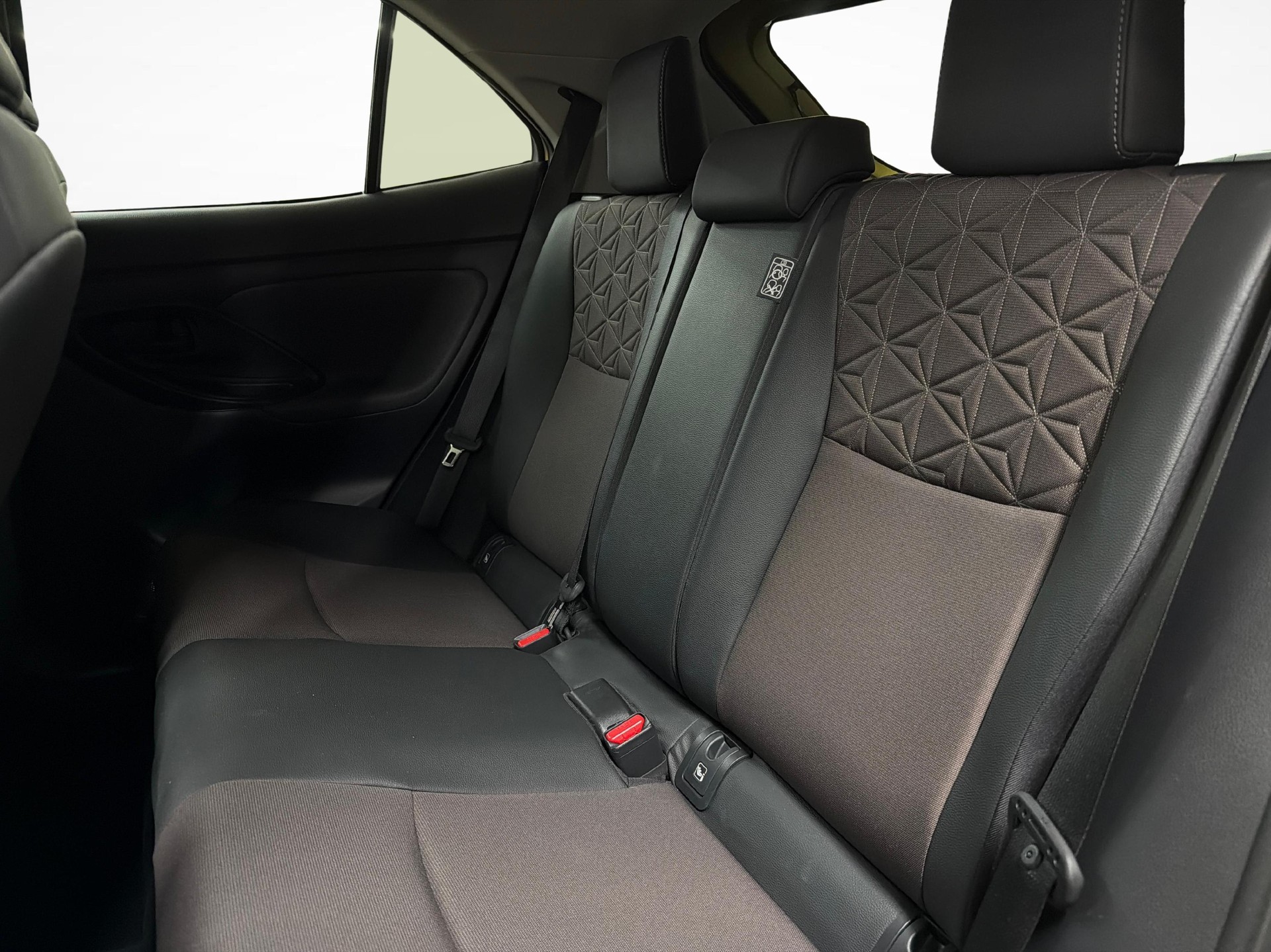 TOYOTA Yaris Cross 1.5 VVT-i HSD Elegant AWD-i-image-10
