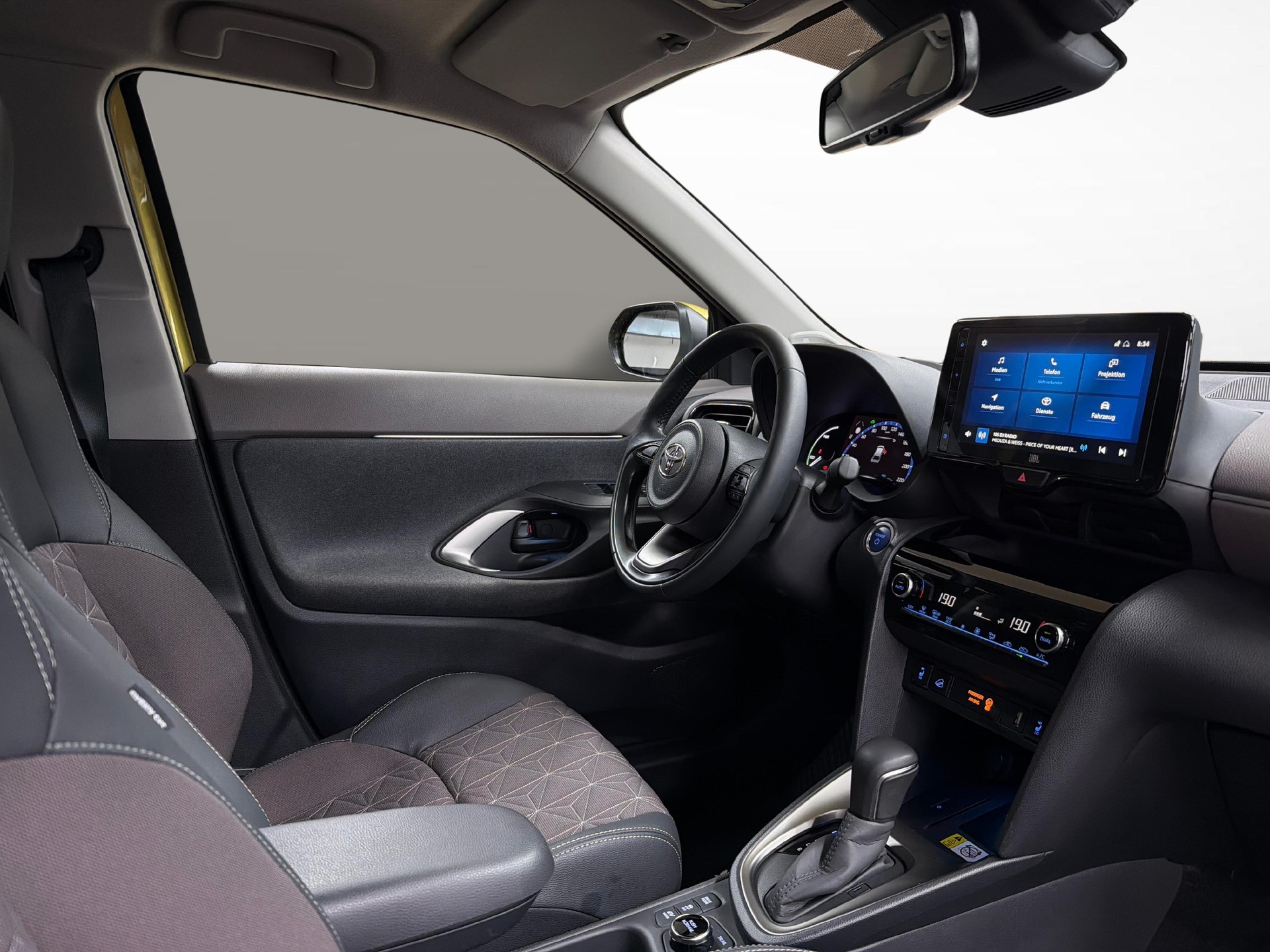 TOYOTA Yaris Cross 1.5 VVT-i HSD Elegant AWD-i-image-9