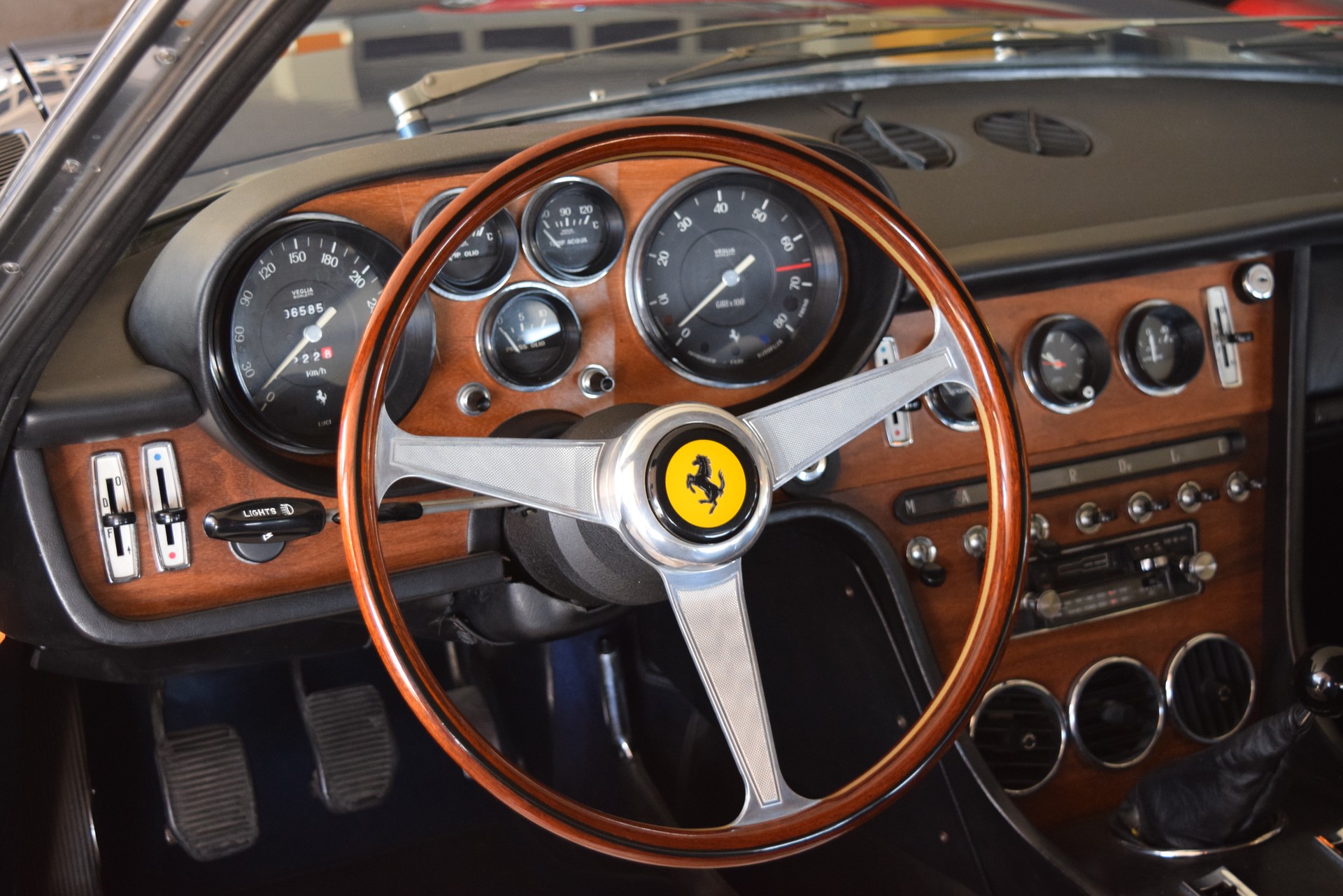 FERRARI GT 2+2-image-15