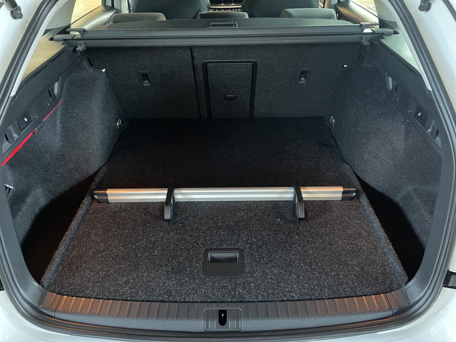 SKODA Octavia Combi 2.0 TDI 150 Ambition DSG-image-10
