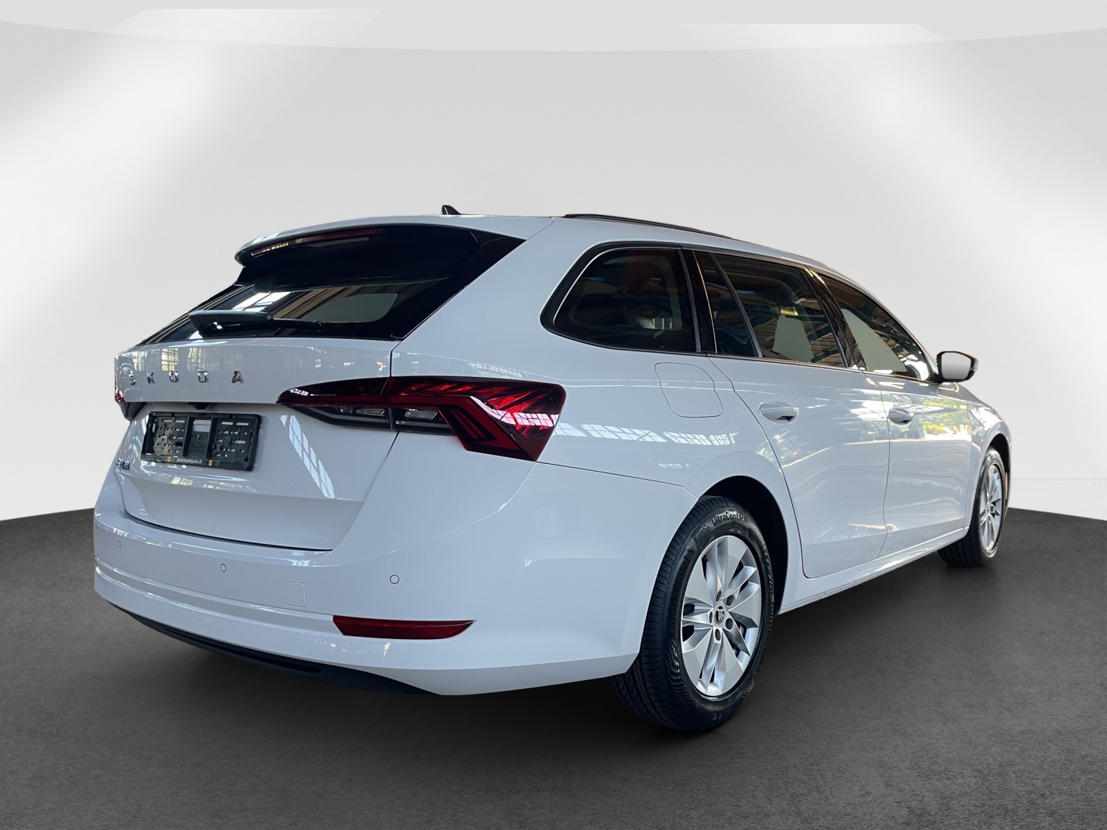 SKODA Octavia Combi 2.0 TDI 150 Ambition DSG-image-5