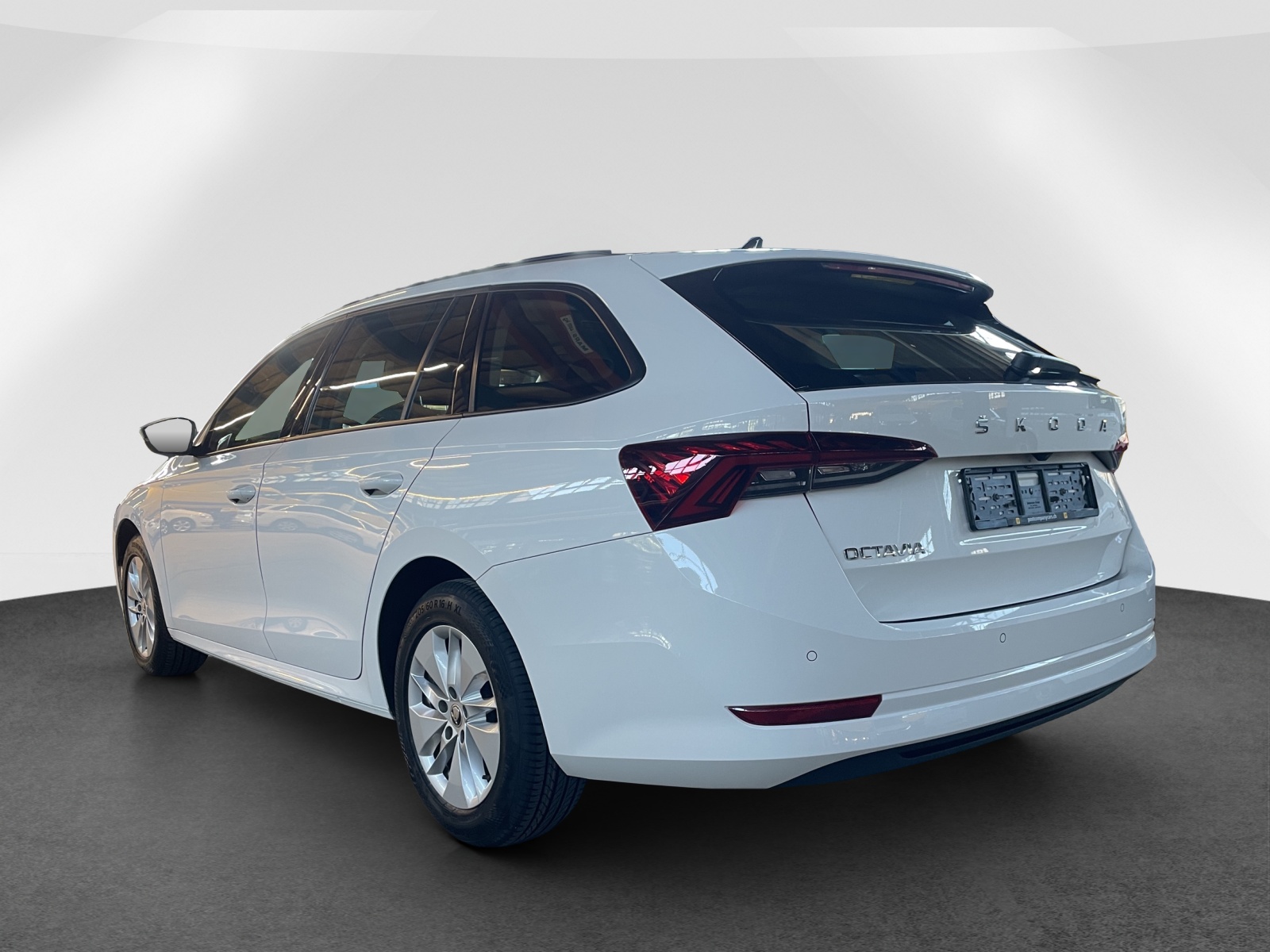 SKODA Octavia Combi 2.0 TDI 150 Ambition DSG-image-3