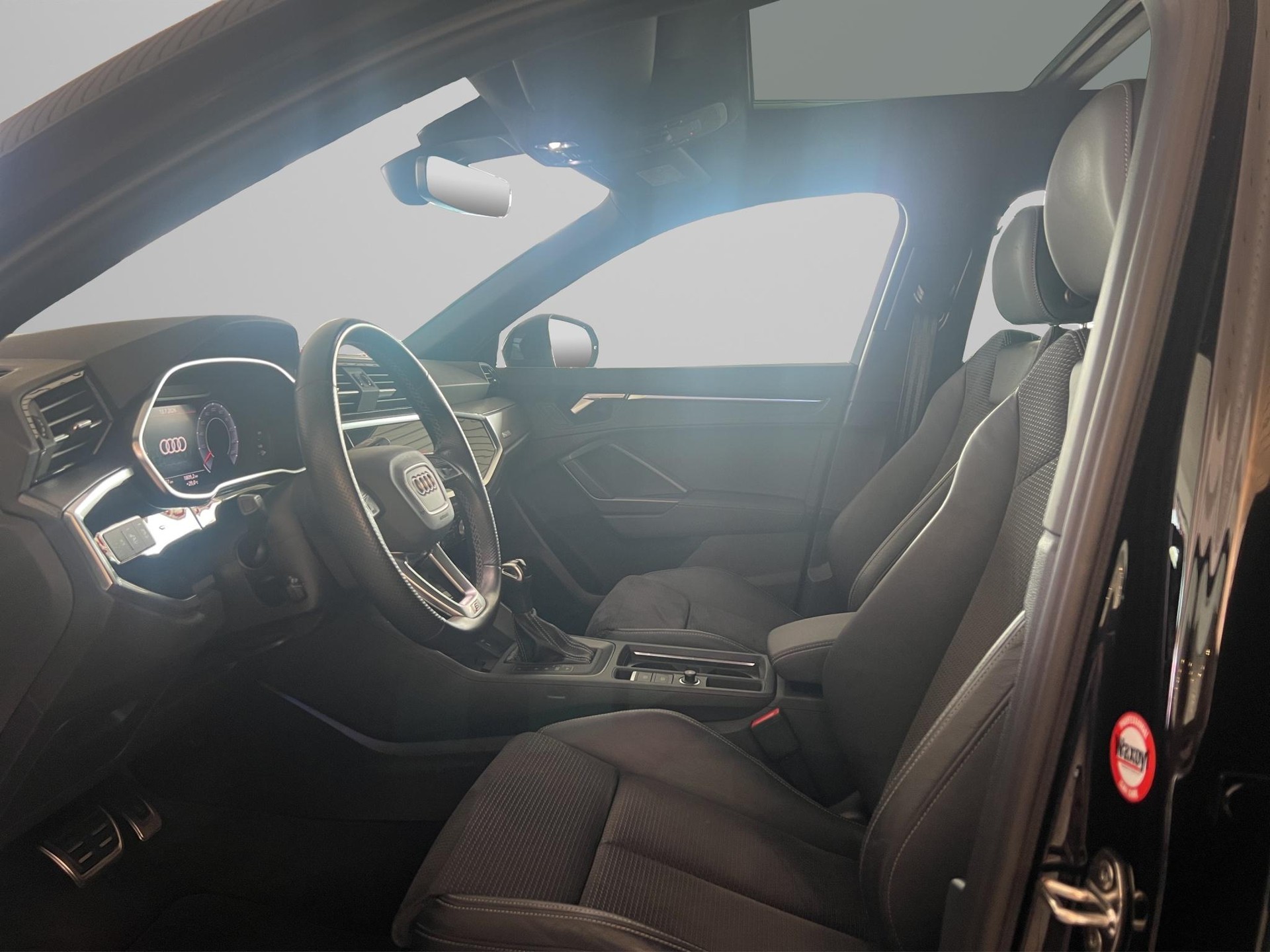 AUDI Q3 1.5 35 TFSI S line S-Tronic-image-10