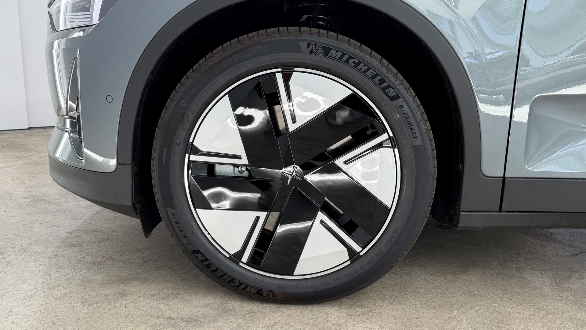 POLESTAR 2 Long Range Single Motor Prim-image-7