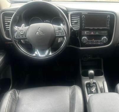 MITSUBISHI Outlander 2.2 Diamond 4WD Automatic-image-5