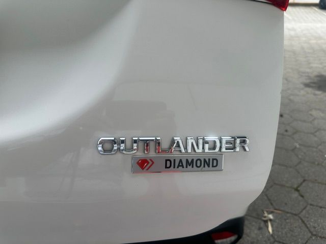 MITSUBISHI Outlander 2.2 DID Diamond 4WD Automatic-image-16