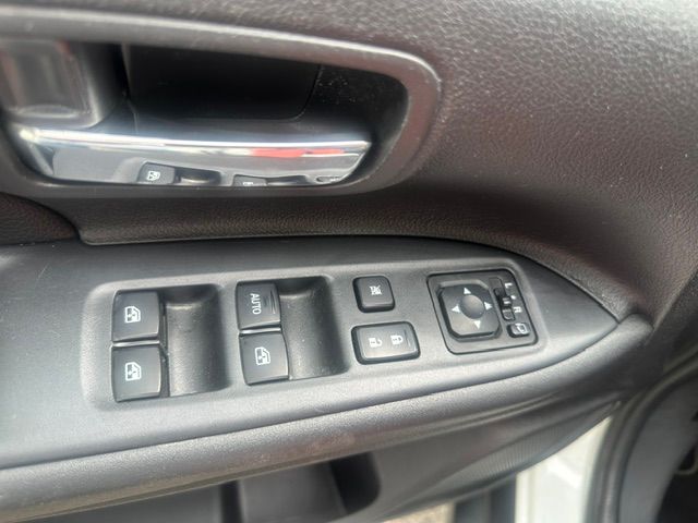 MITSUBISHI Outlander 2.2 DID Diamond 4WD Automatic-image-17