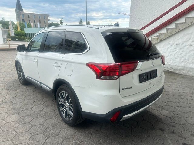 MITSUBISHI Outlander 2.2 DID Diamond 4WD Automatic-image-4