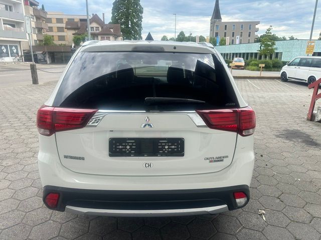 MITSUBISHI Outlander 2.2 DID Diamond 4WD Automatic-showroom-element-3