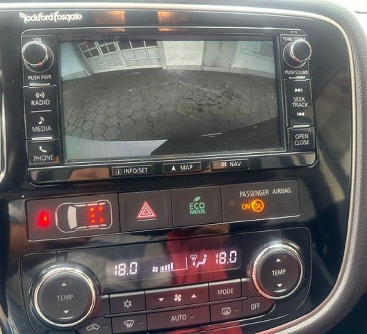 MITSUBISHI Outlander 2.2 Diamond 4WD Automatic-image-18