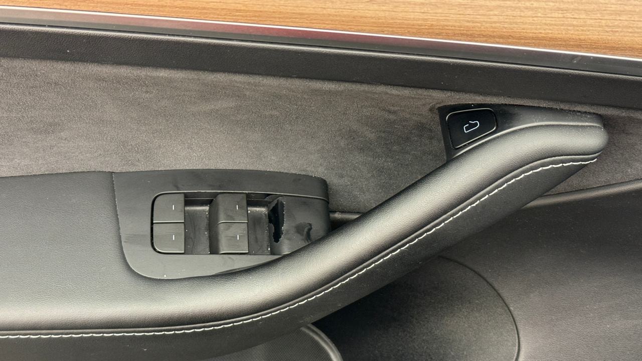 TESLA Model 3 Long Range Dual Motor AWD-image-8