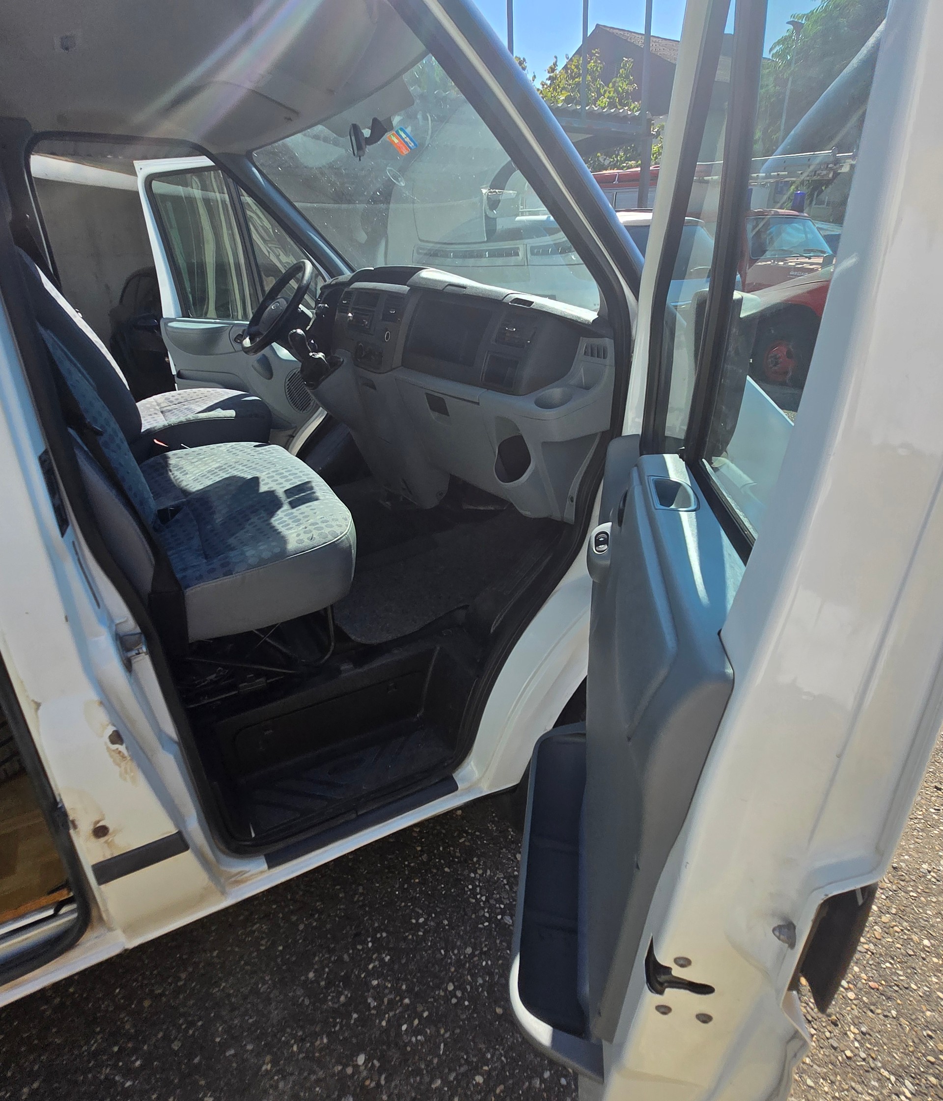 FORD Transit 2.2 TDCi 260 S Trend-image-10