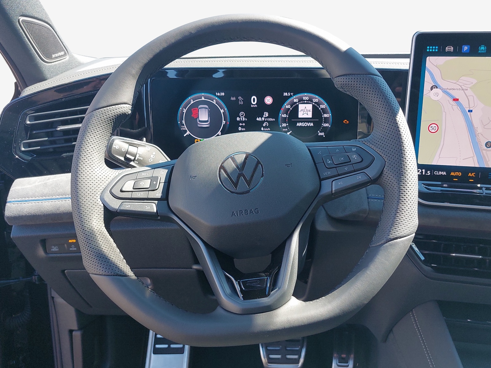 VW Tiguan 2.0 TSI DSG R-Line Plus 4Motion-image-9