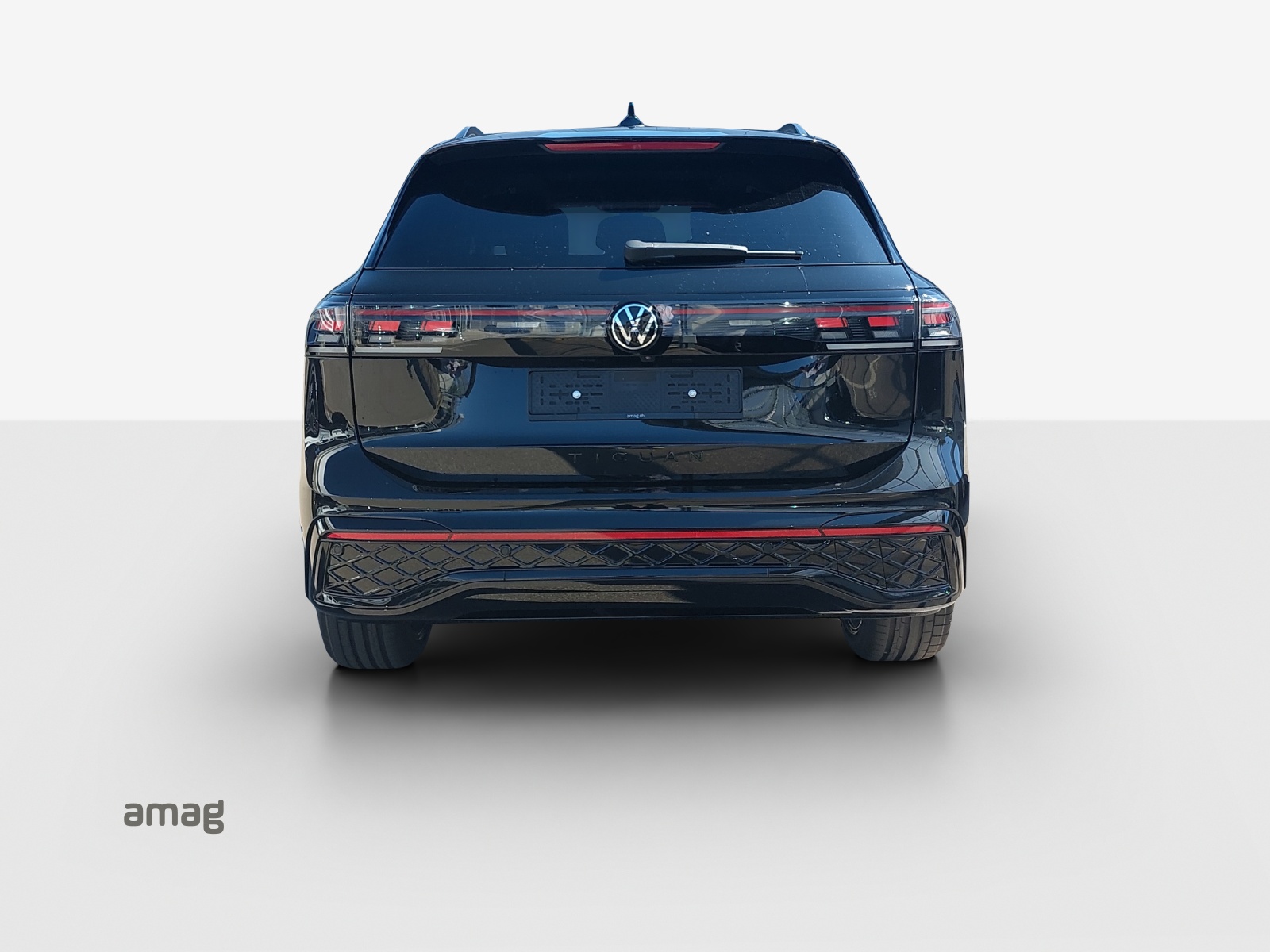 VW Tiguan 2.0 TSI DSG R-Line Plus 4Motion-showroom-element-3