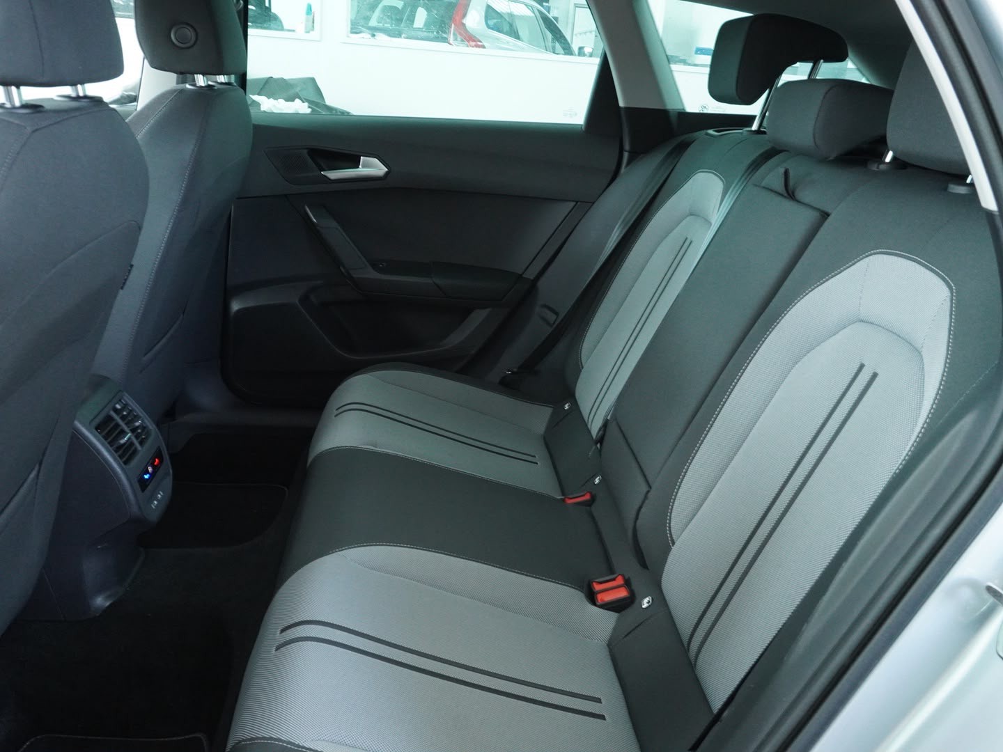 SEAT Leon ST 2.0 TDI EVO DSG Style-image-4