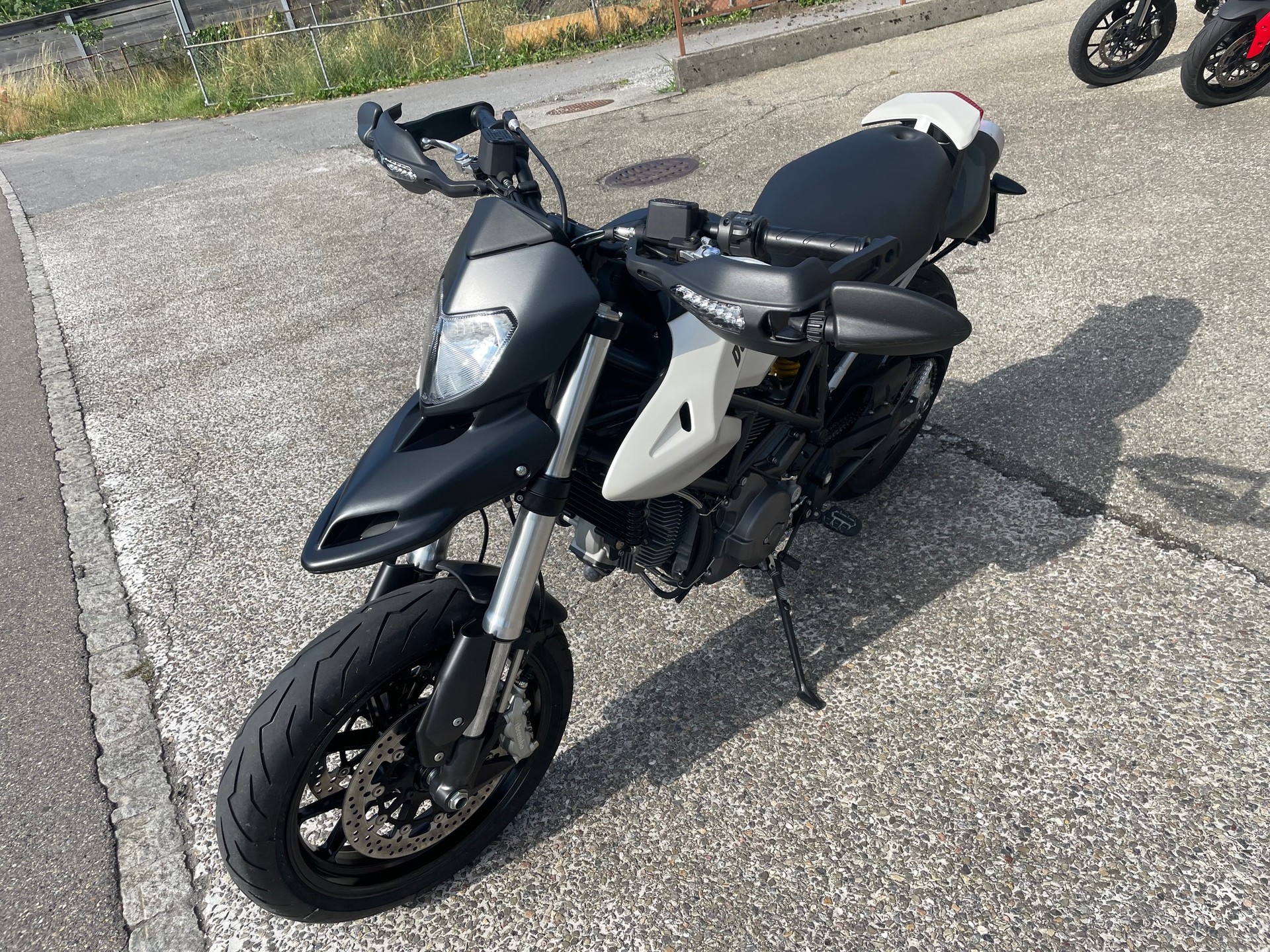 DUCATI Hypermotard 796-image-3