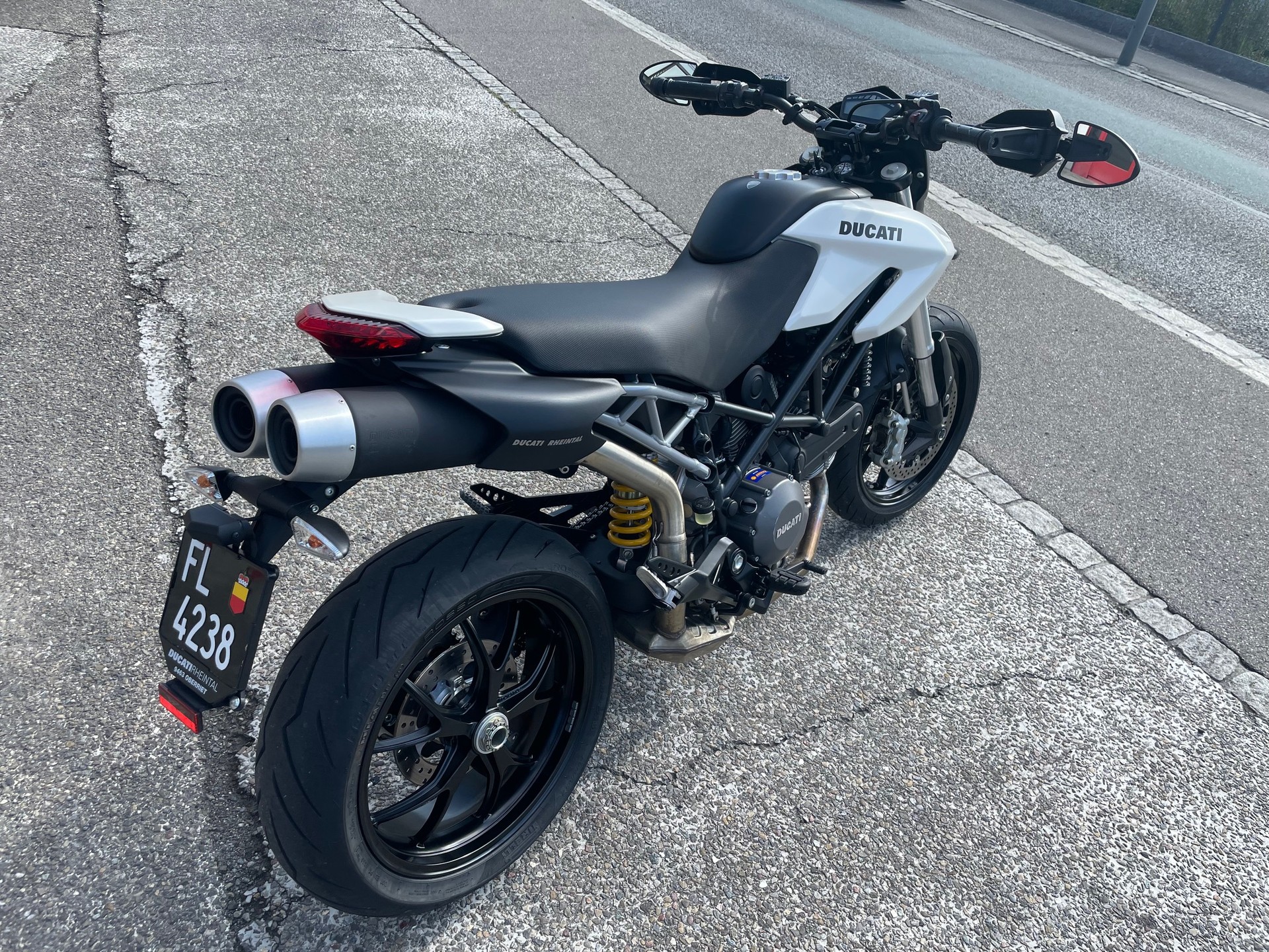 DUCATI Hypermotard 796-image-4