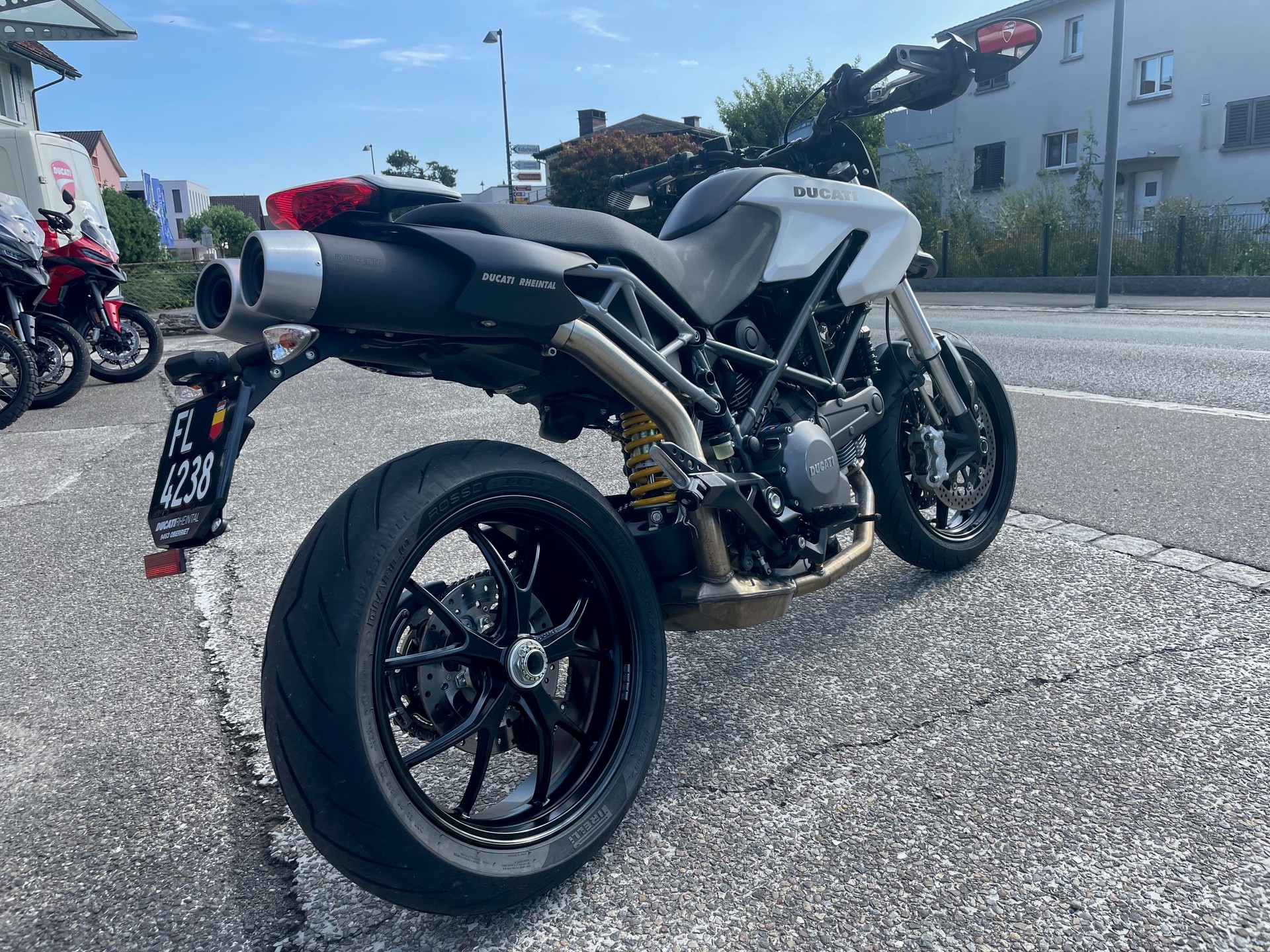 DUCATI Hypermotard 796-image-1
