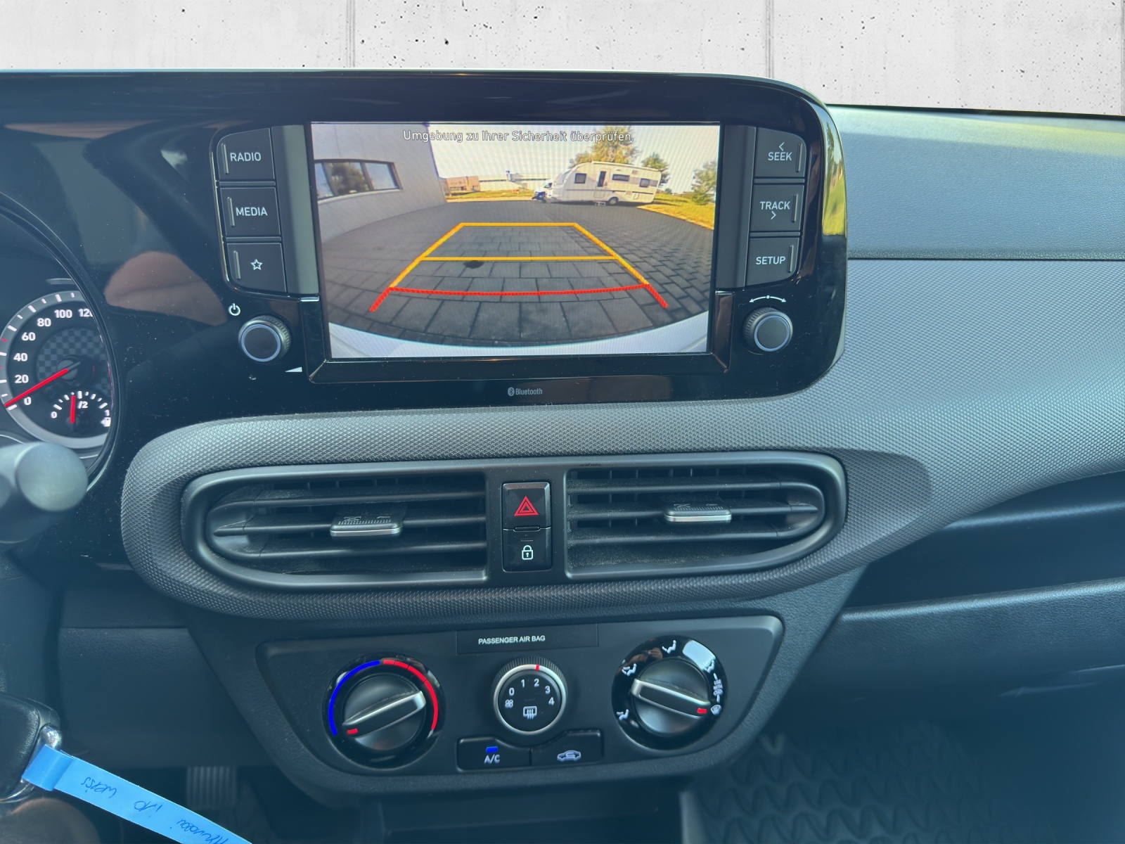 HYUNDAI i10 1.2 Amplia-image-12