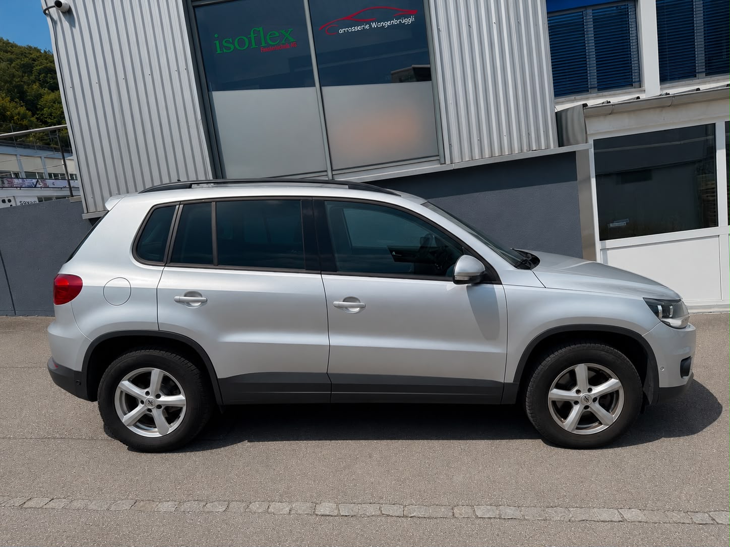 VW Tiguan 1.4 TSI BlueMotion Value 4x2-image-4