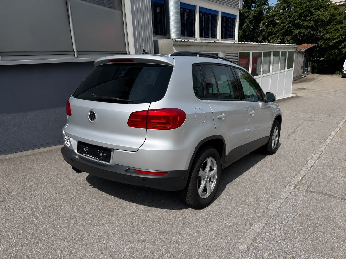 VW Tiguan 1.4 TSI BlueMotion Value 4x2-showroom-element-2