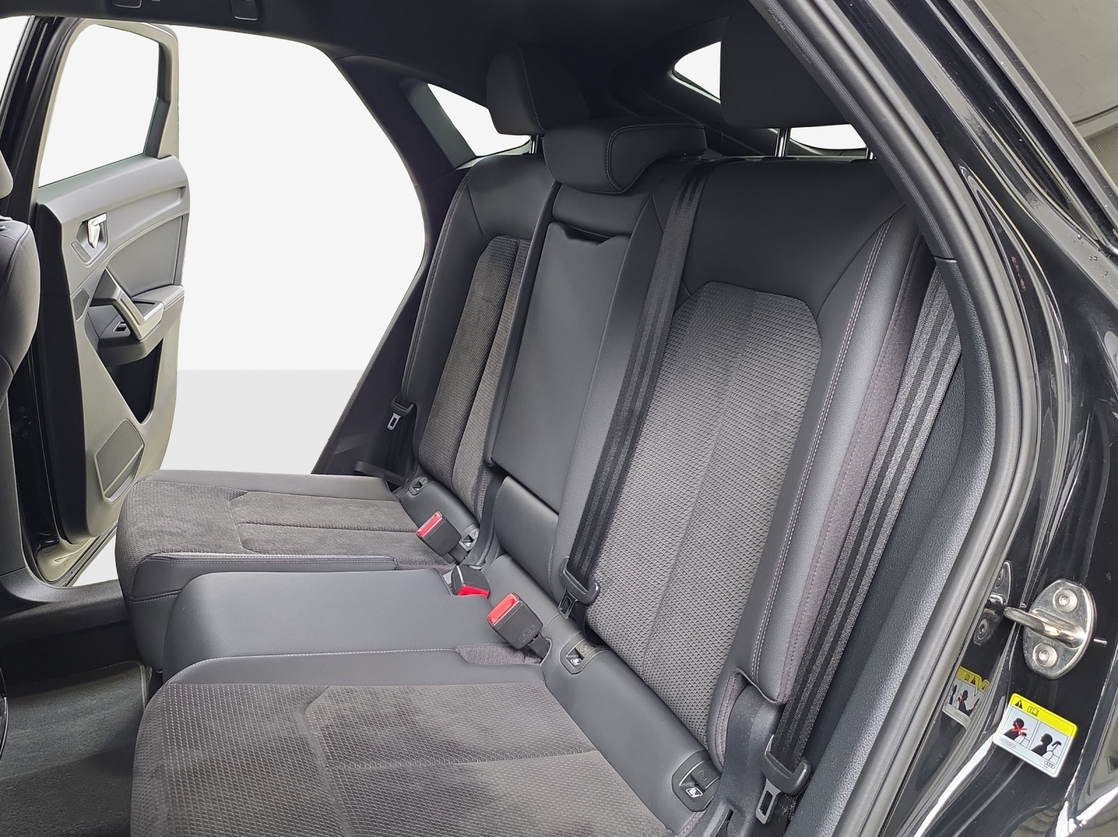 AUDI Q3 Sportback 35 TFSI S line Attraction S-tronic-image-11