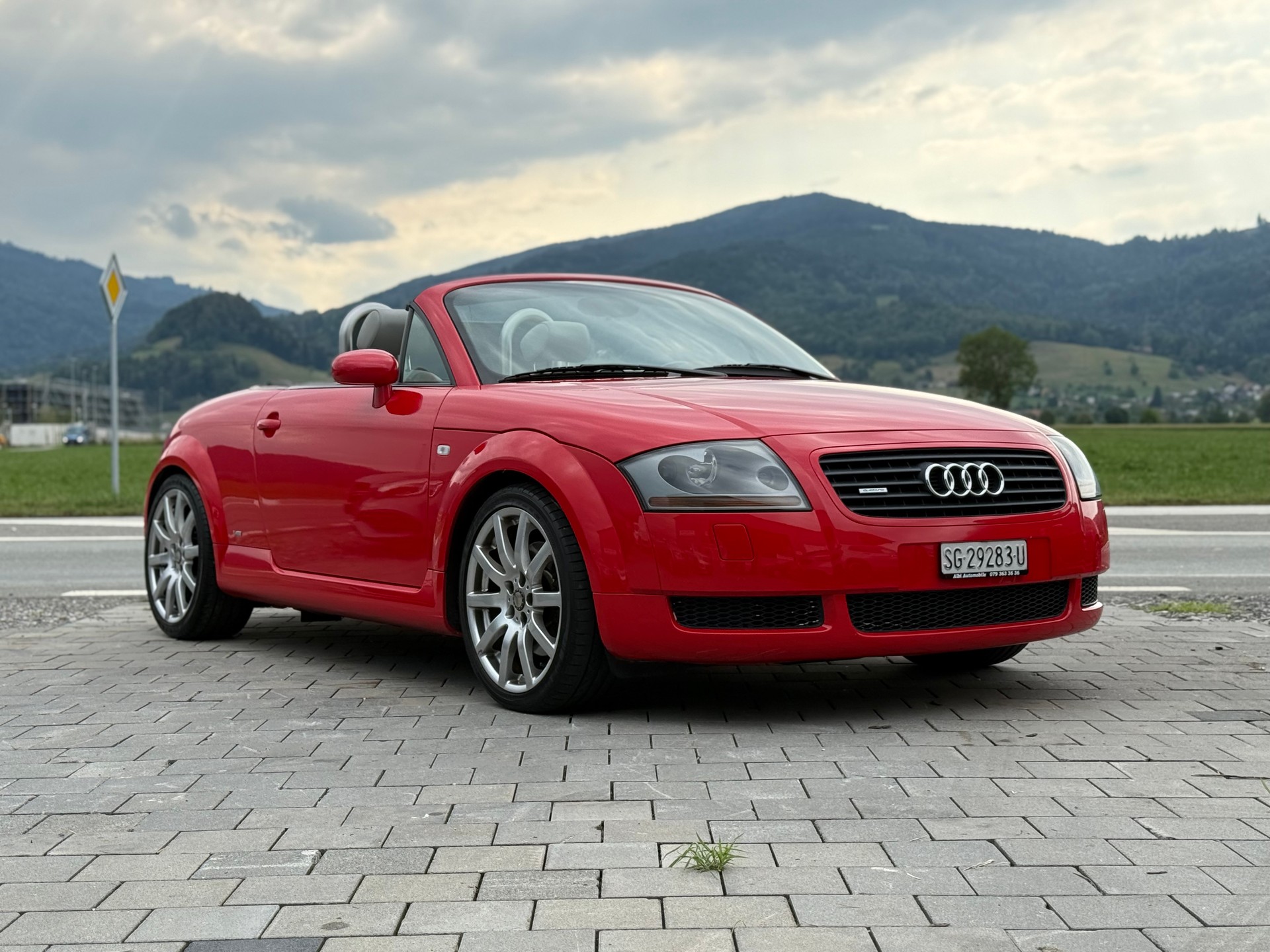 AUDI TT Roadster 1.8 T quattro S-Line-image-2