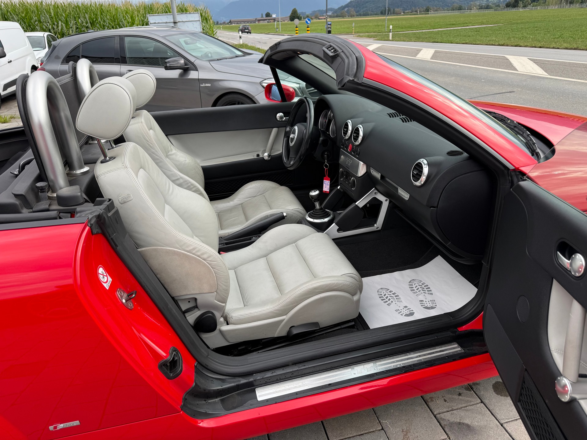AUDI TT Roadster 1.8 T quattro S-Line-image-12