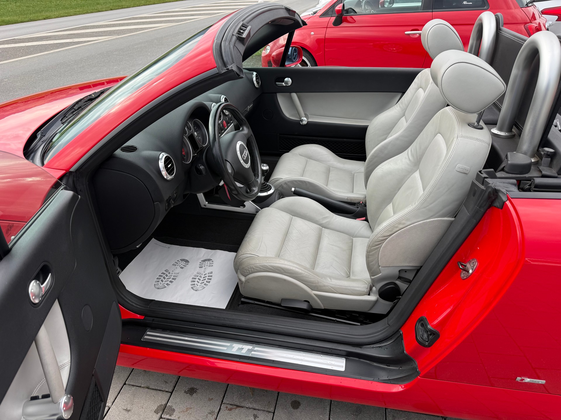AUDI TT Roadster 1.8 T quattro S-Line-image-10