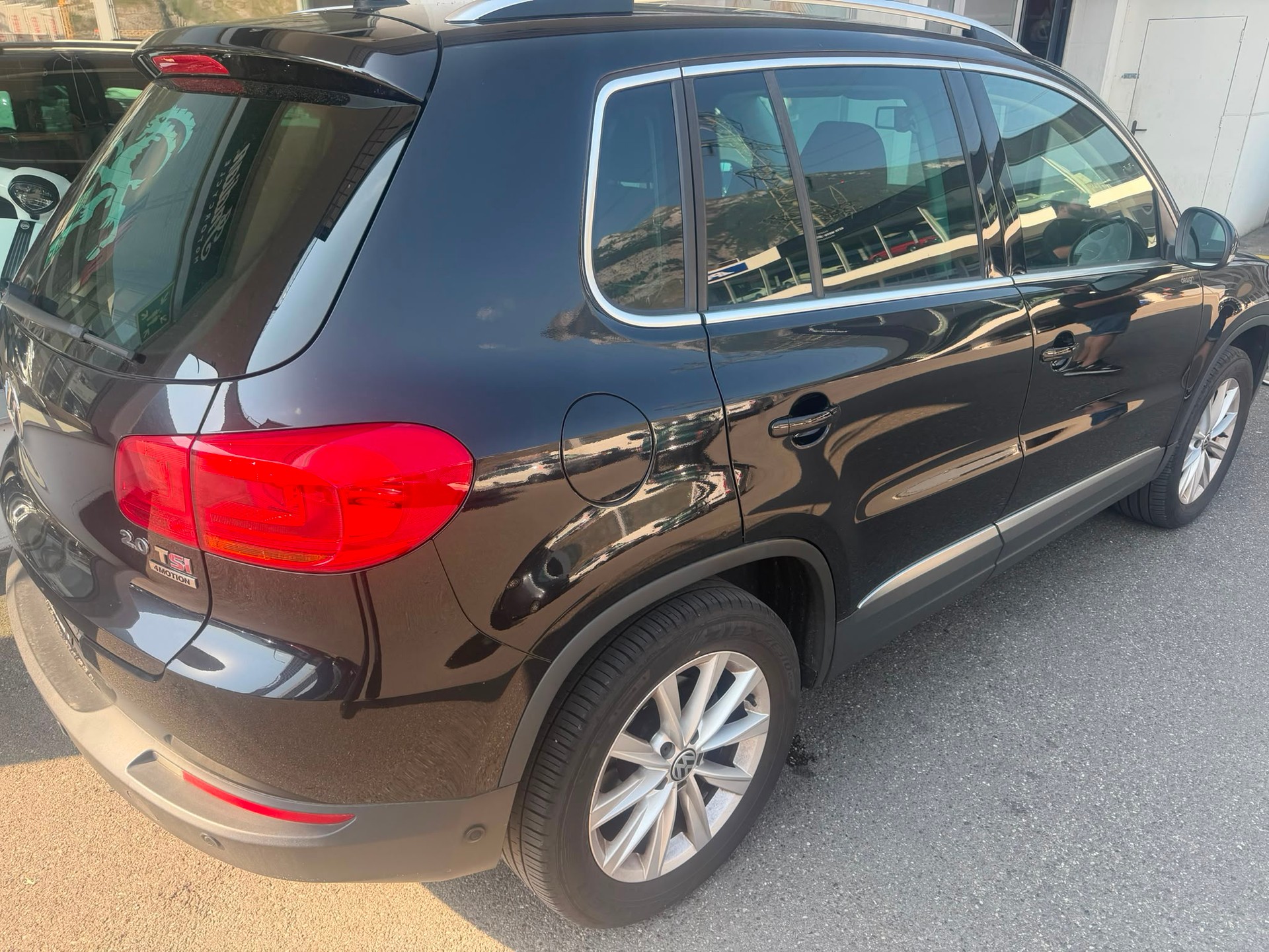 VW Tiguan 2.0 TSI Sport&Style 4Motion-image-7
