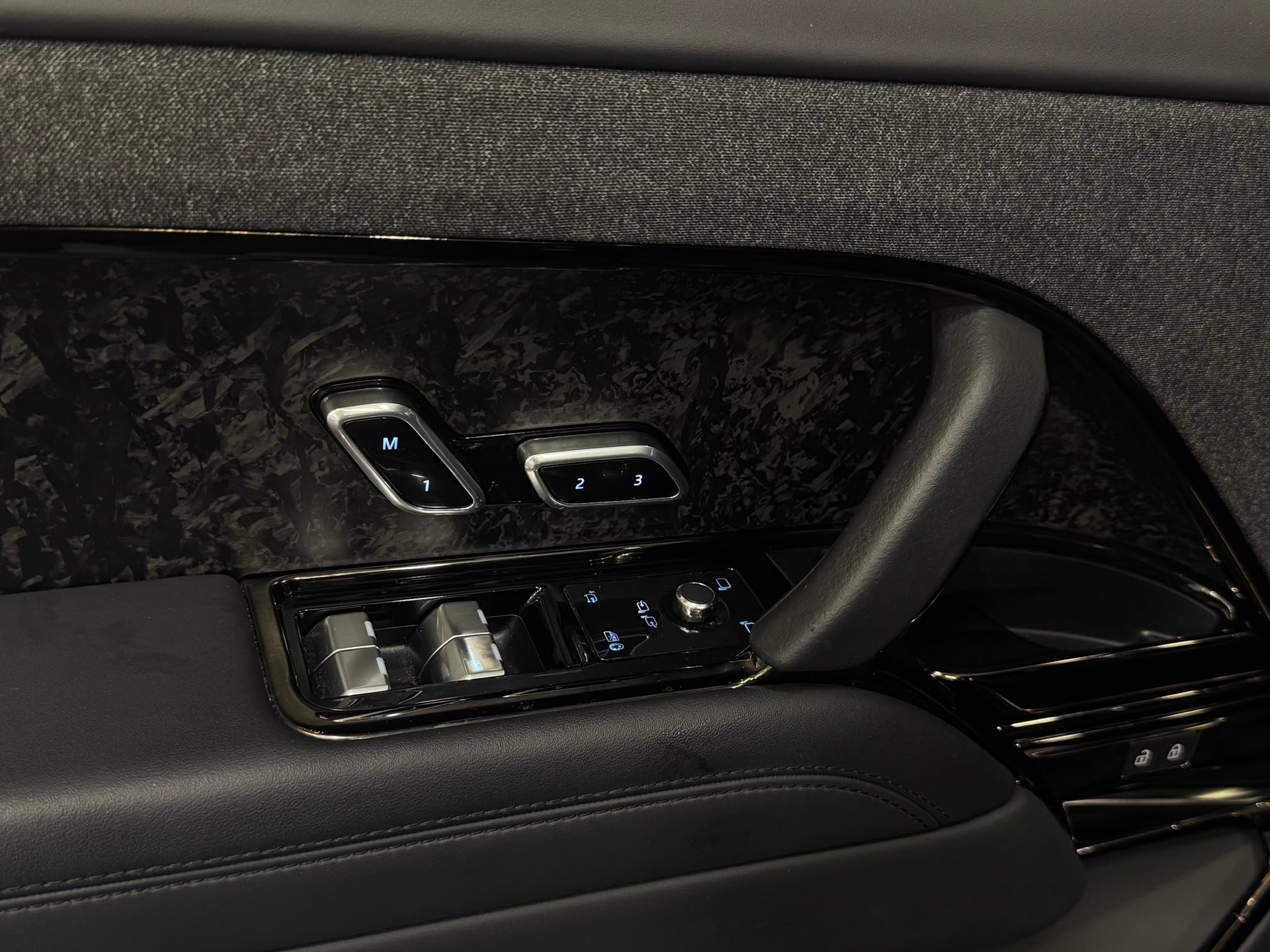 LAND ROVER Range Rover Sport D250 3.0 TD6 MHEV Dynamic SE Automatic-image-13