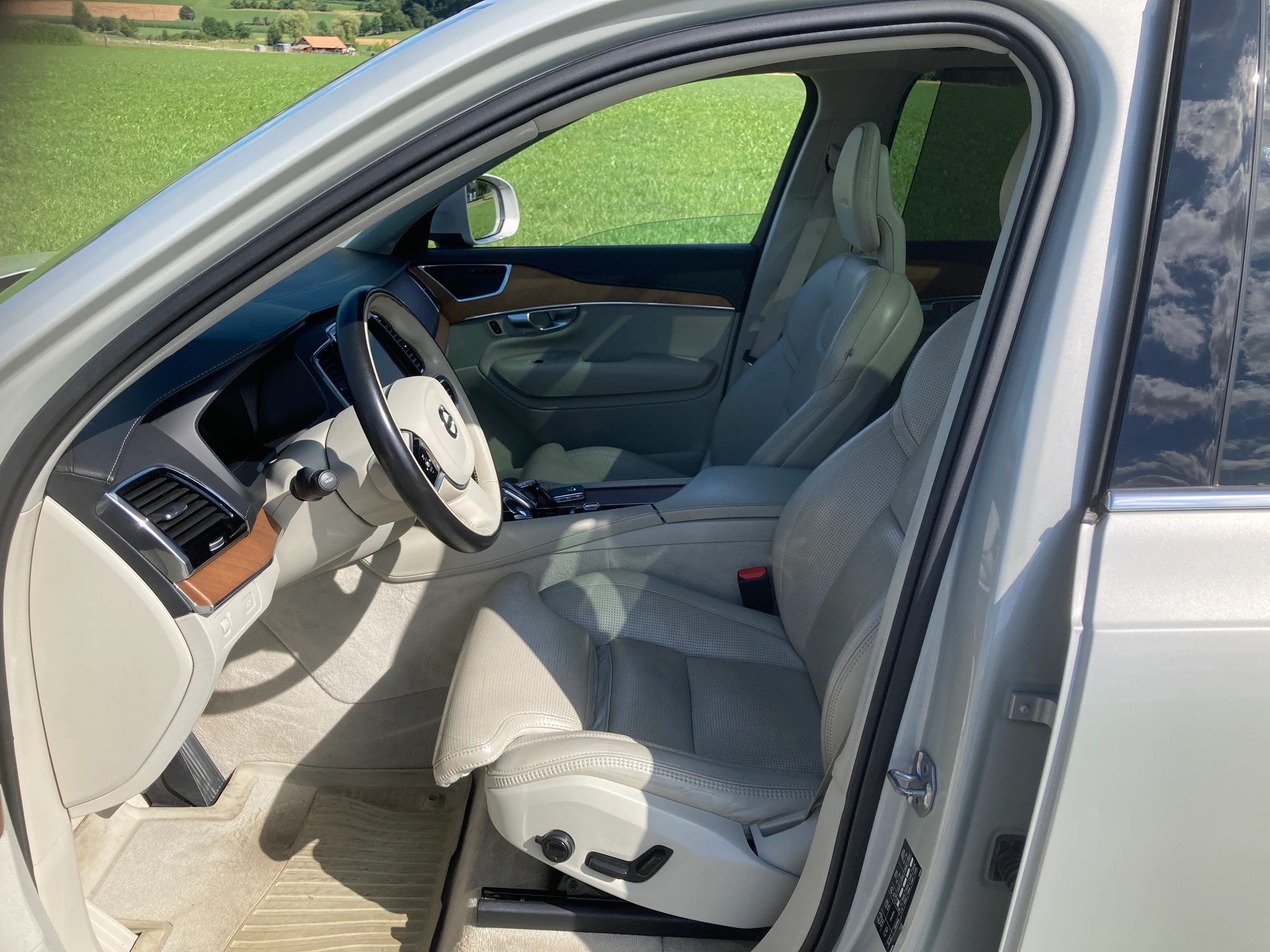 VOLVO XC90 B5 Diesel Mild Hybrid AWD Inscription Geartronic mit Anhängerkupplung-image-10