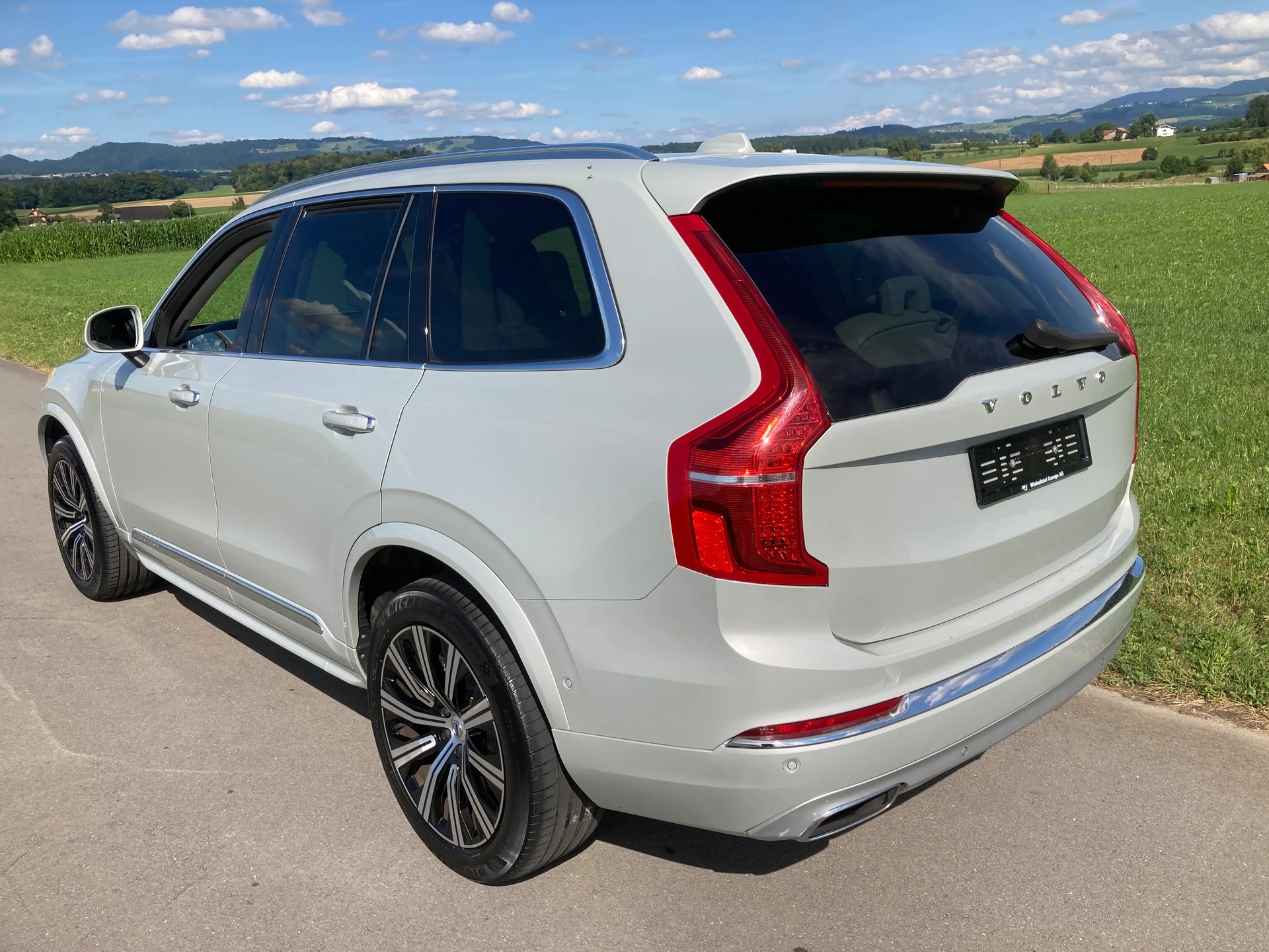 VOLVO XC90 B5 Diesel Mild Hybrid AWD Inscription Geartronic mit Anhängerkupplung-image-3